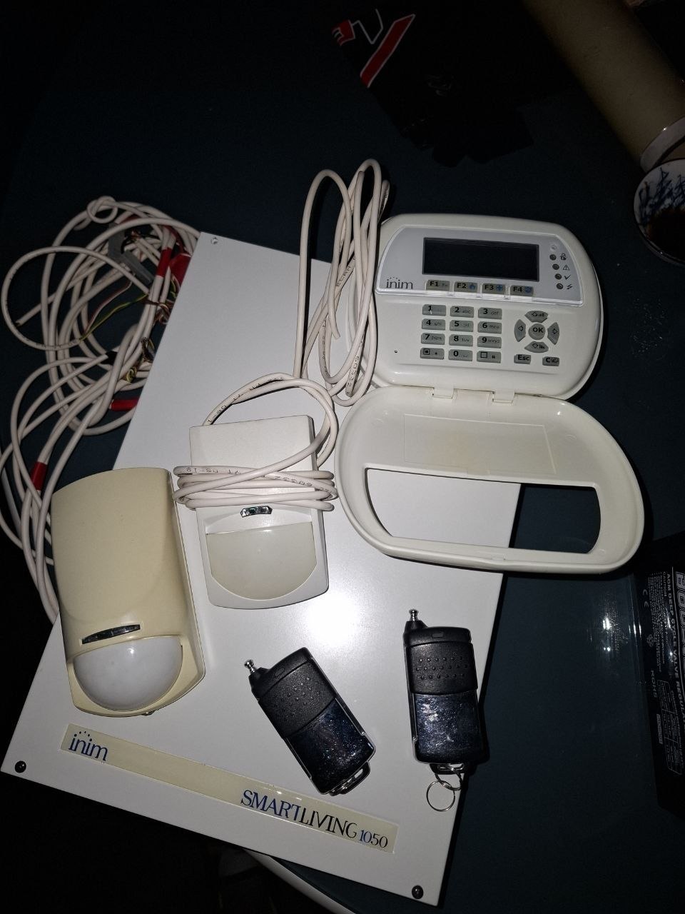 Комплект охранной сигнализации Inim SmartLiving 1050