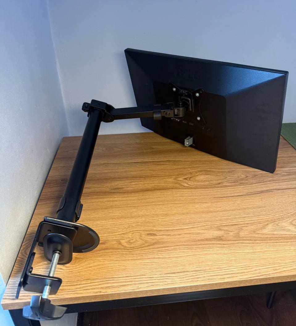 Монитор LG 21,5 дюйма с кронштейном