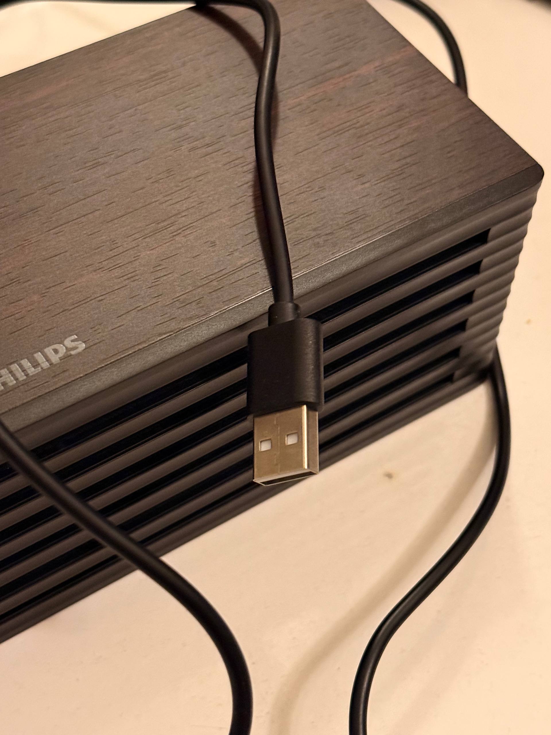 Bluetooth колонка Philips под дерево