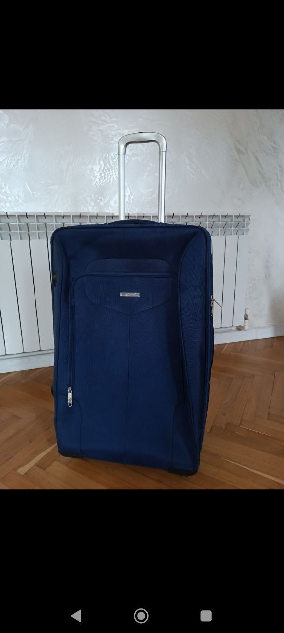 Большой чемодан 70x27x50 см