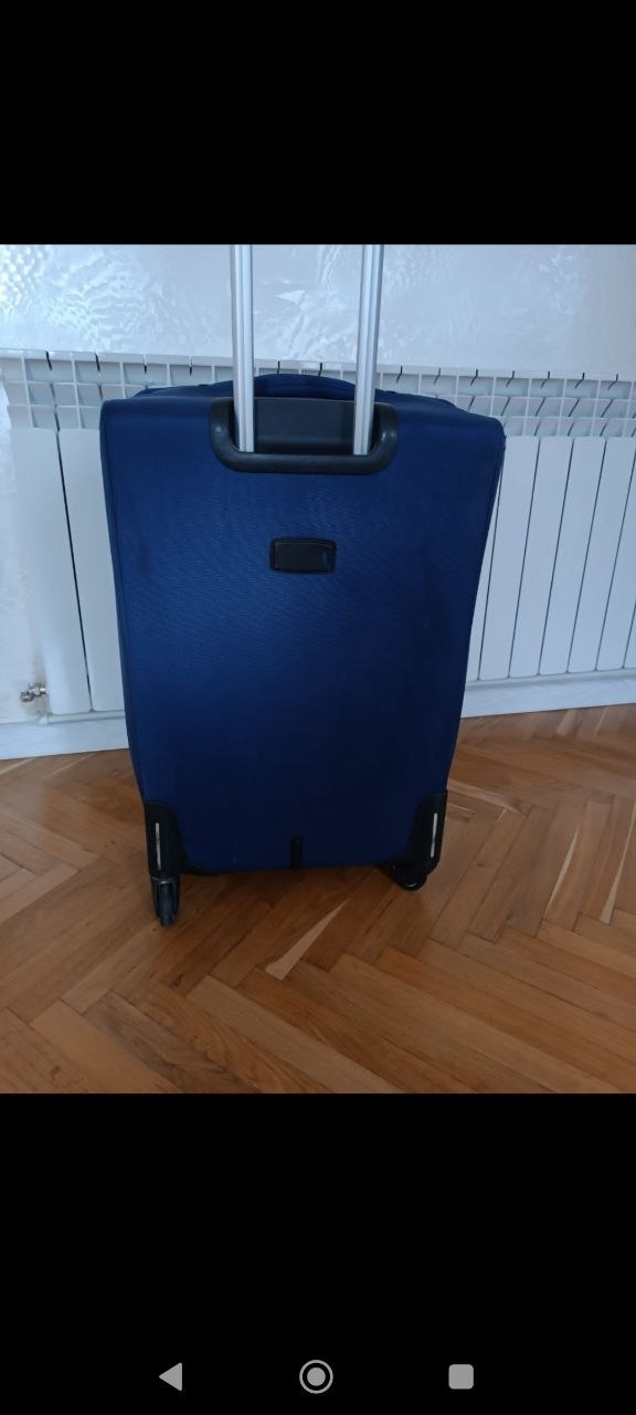 Большой чемодан 70x27x50 см