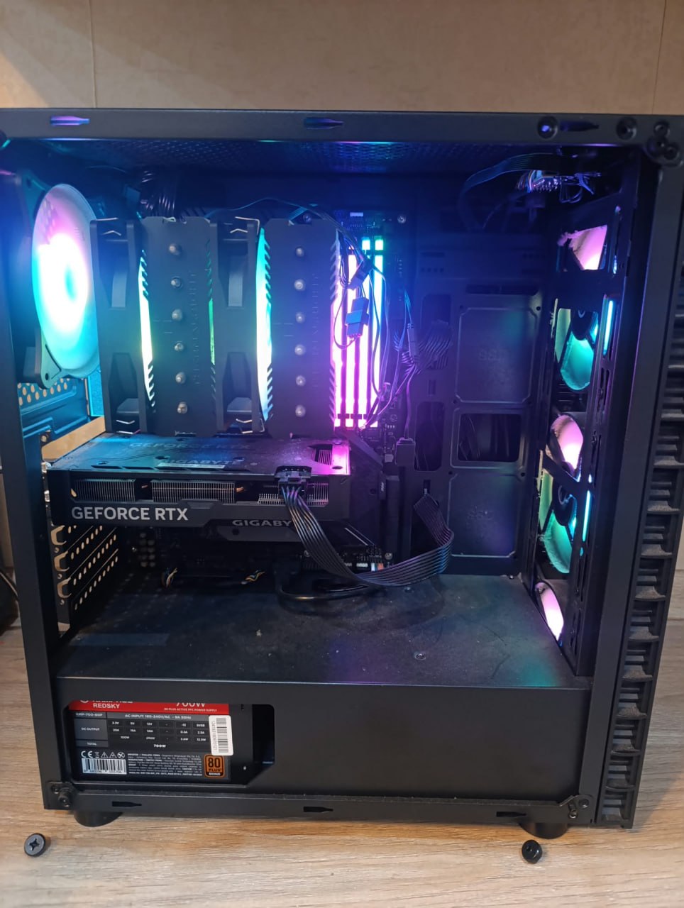 Игровой ПК: Gigabyte RTX 4060 Ti 16GB + Ryzen 7 5800X + 64GB Corsair Vengeance R