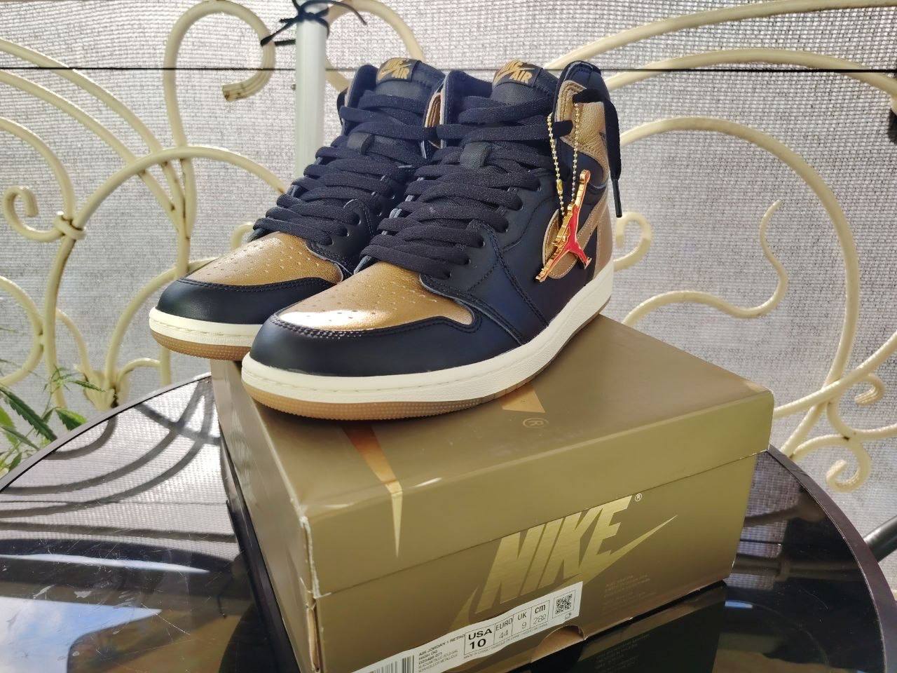 Кроссовки Jordan 1 Mid Metallic Gold