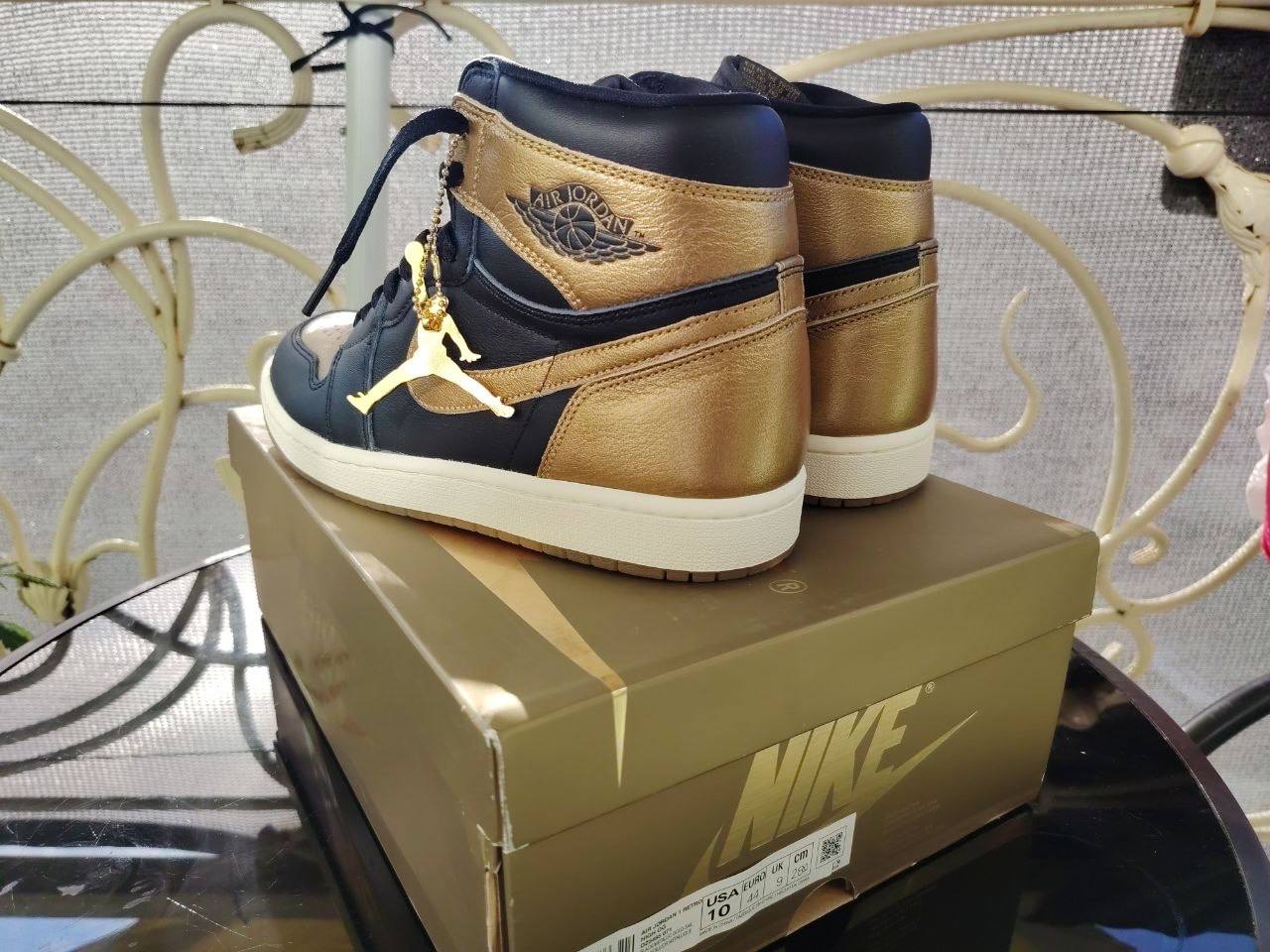 Кроссовки Jordan 1 Mid Metallic Gold