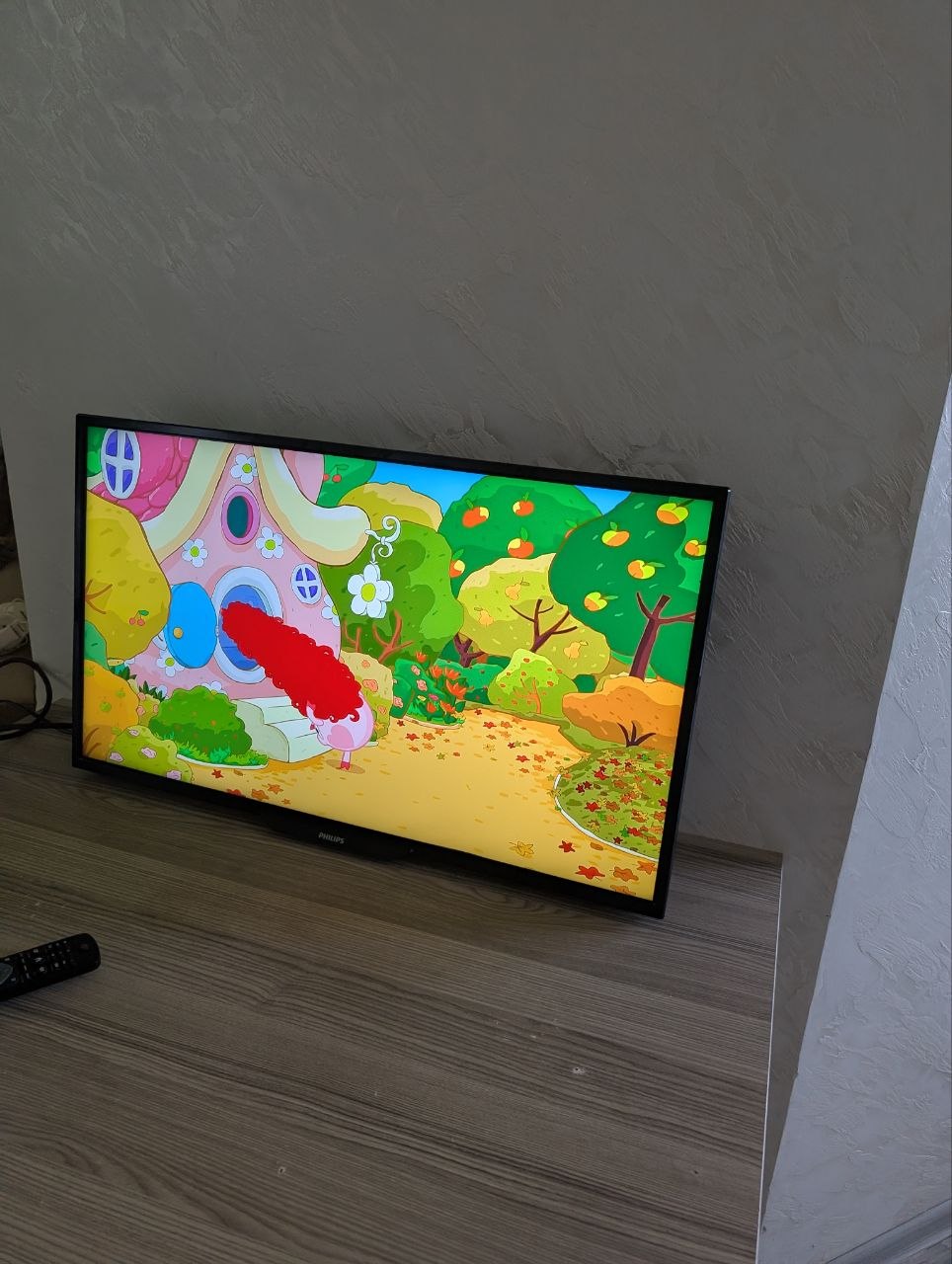 Телевизор Philips 32" Full HD