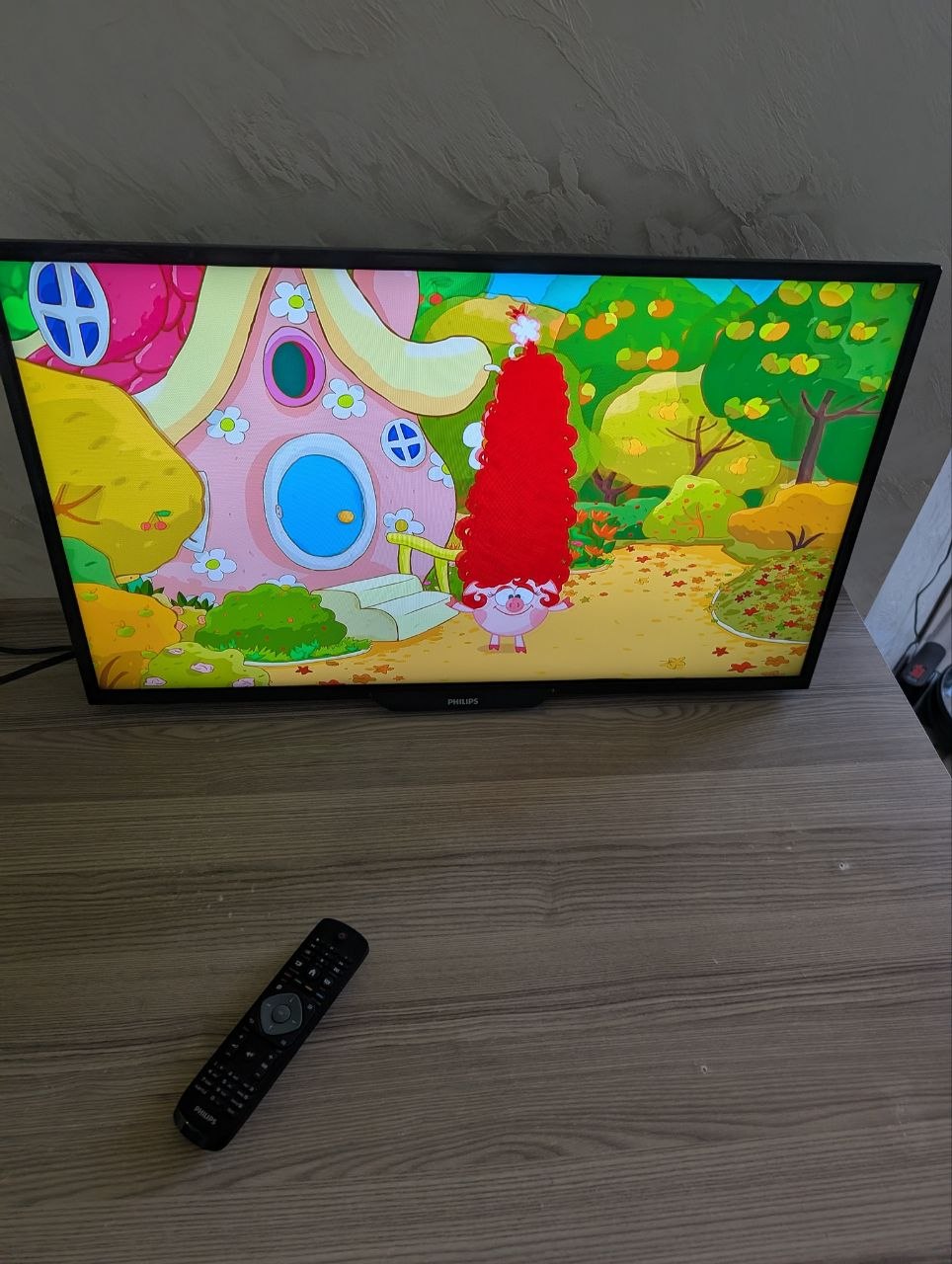 Телевизор Philips 32" Full HD