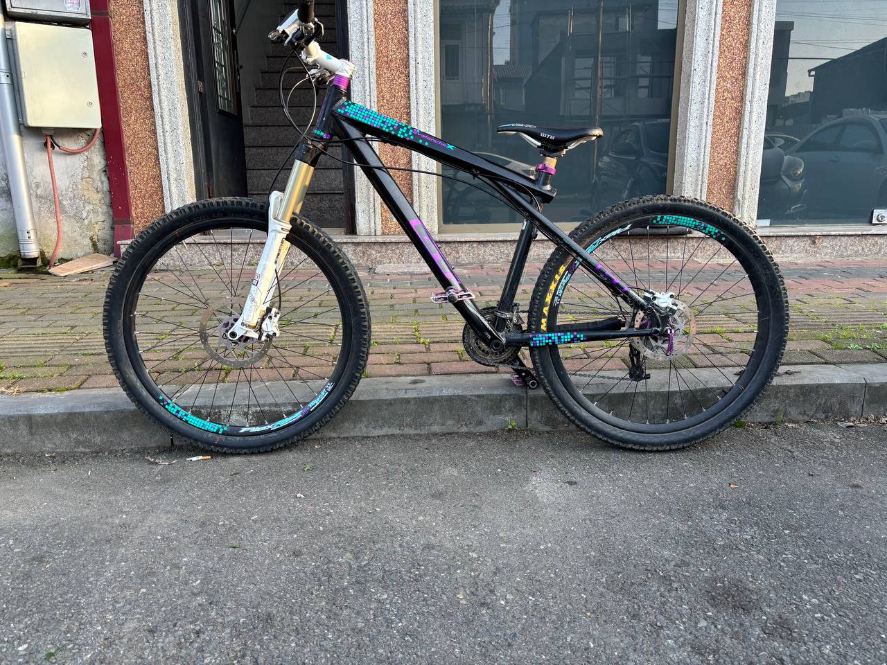 Горный велосипед GT Avalanche X, рама M, 26"