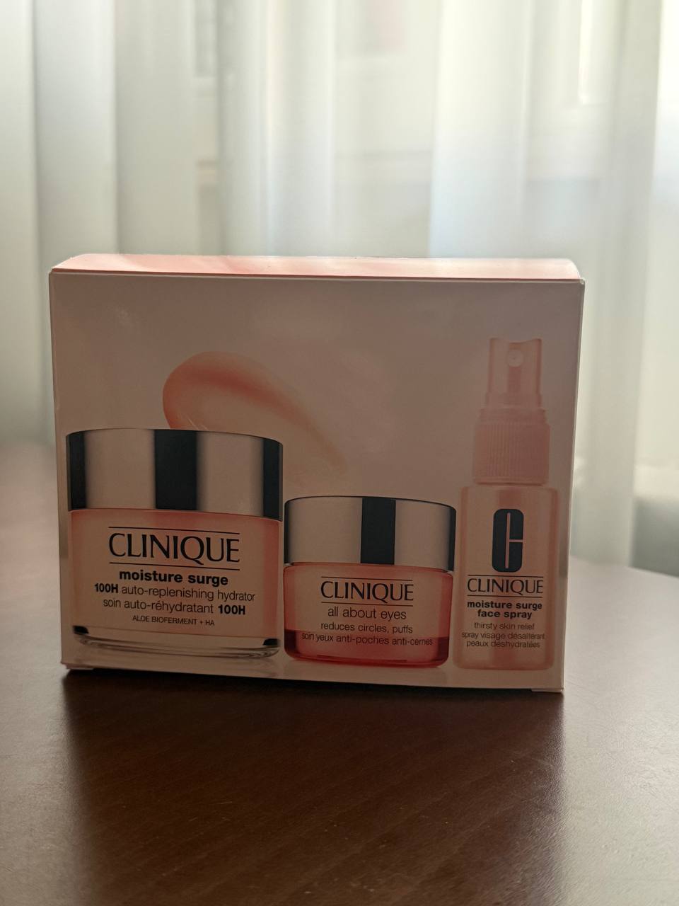 Набор косметики Clinique Moisture Surge Set