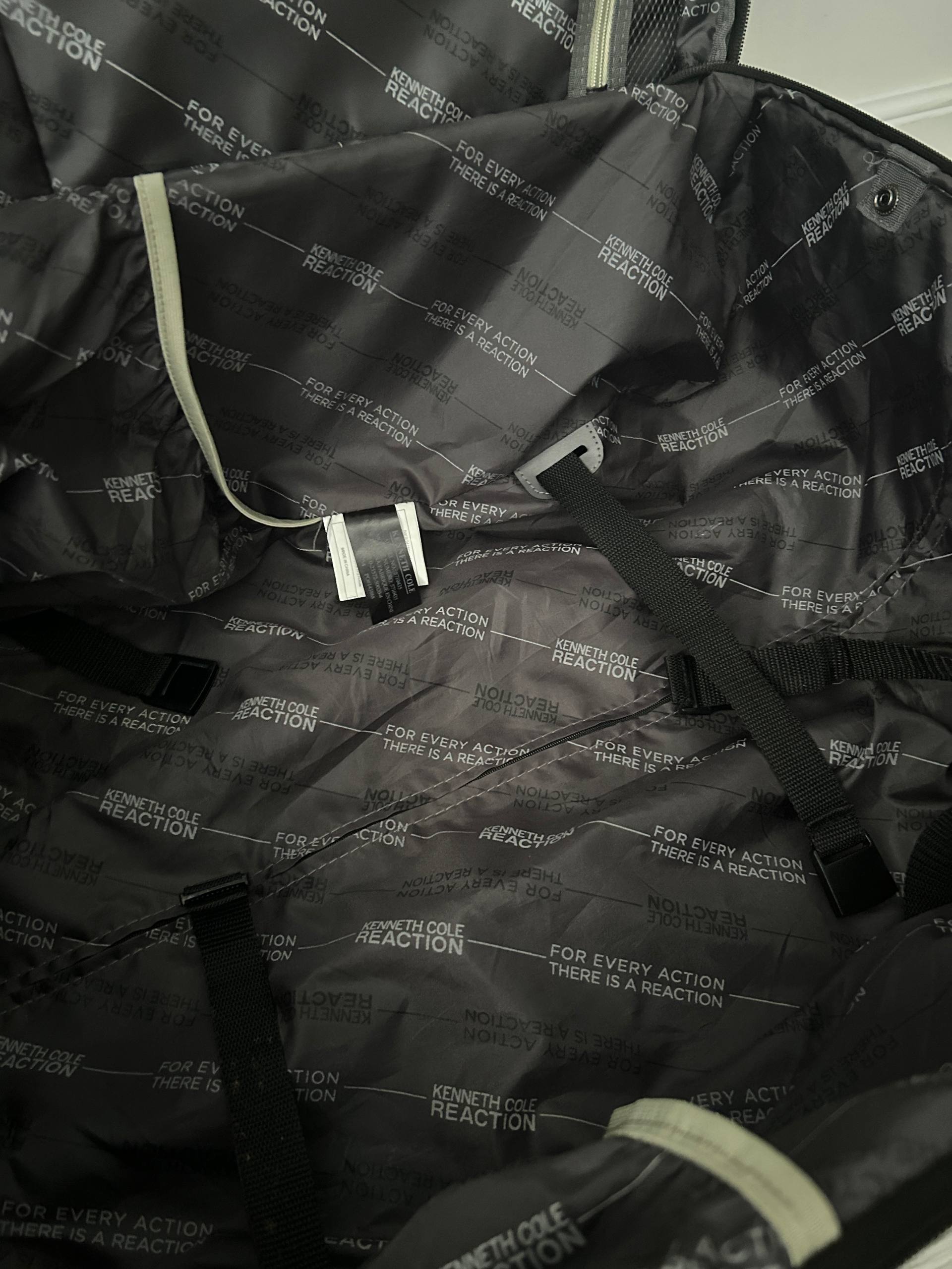 Тканевый чемодан Kenneth Cole Reaction 60x43x25 см