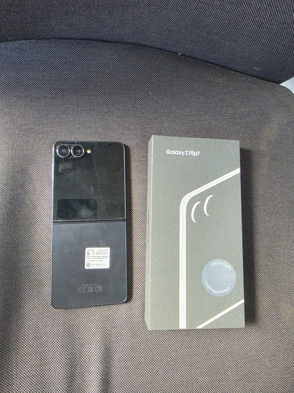 Samsung Galaxy Z Flip 7 12/512 ГБ