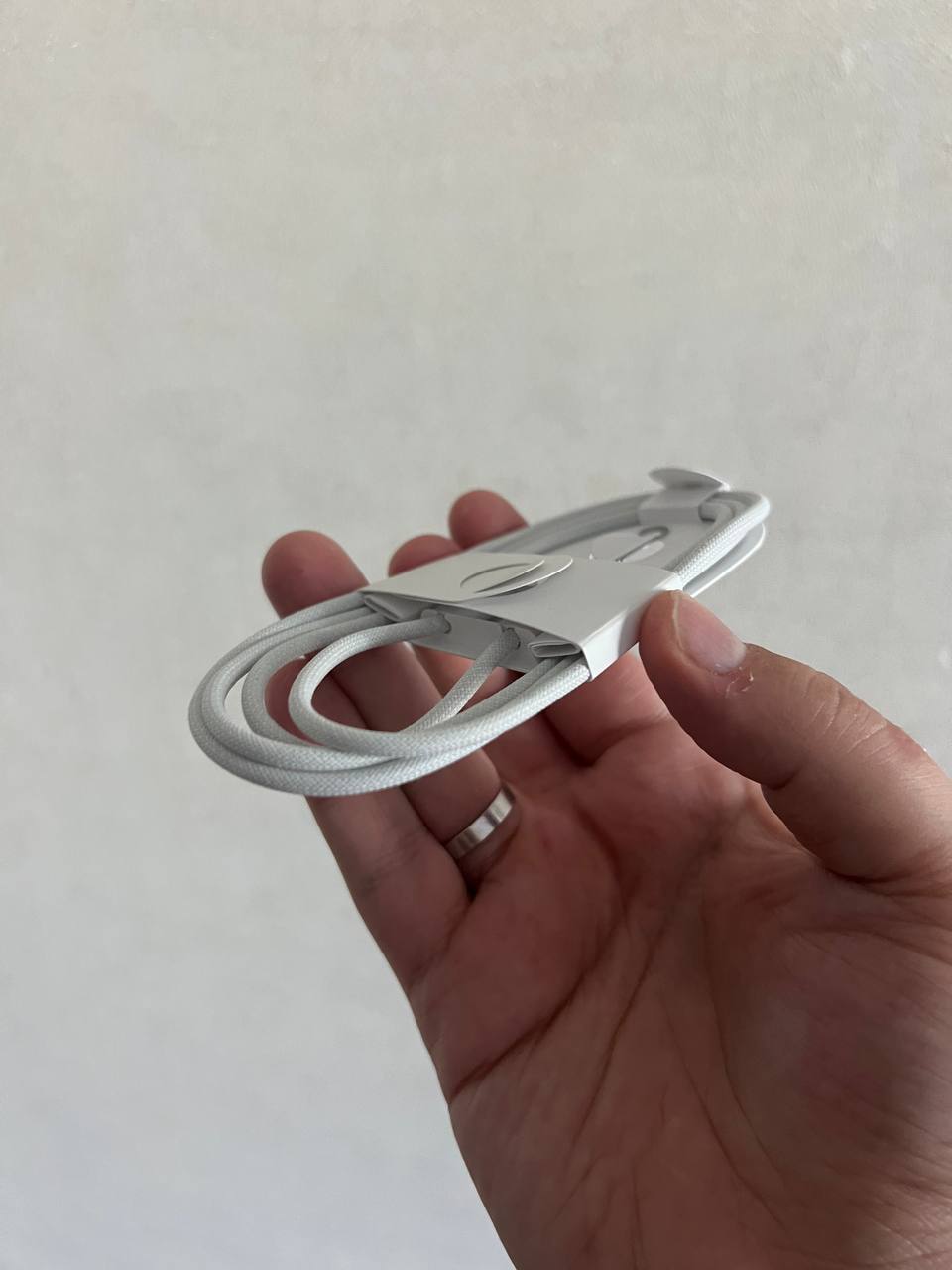 Оригинальный плетеный кабель Apple Type-C