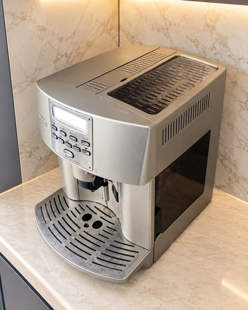 Кофемашина De'Longhi Magnifica Automatic Cappuccino