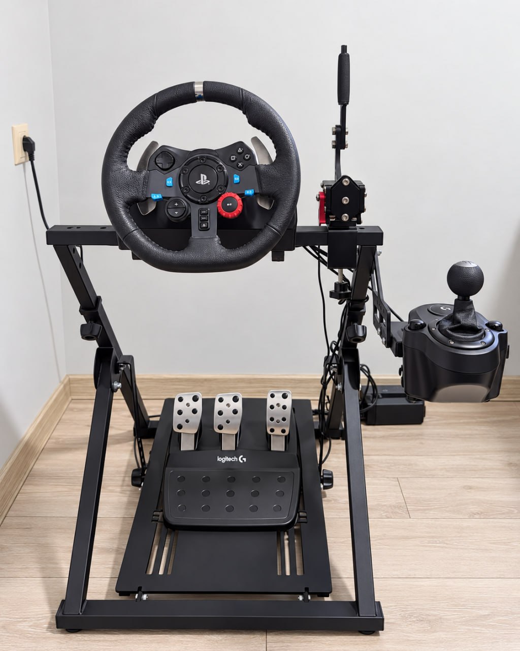 Гоночный симулятор Logitech G29 Driving Force с педалями и шифтером