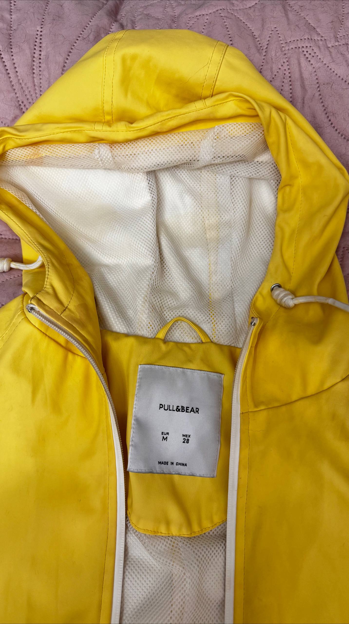 Жёлтый дождевик Pull&Bear, размер M