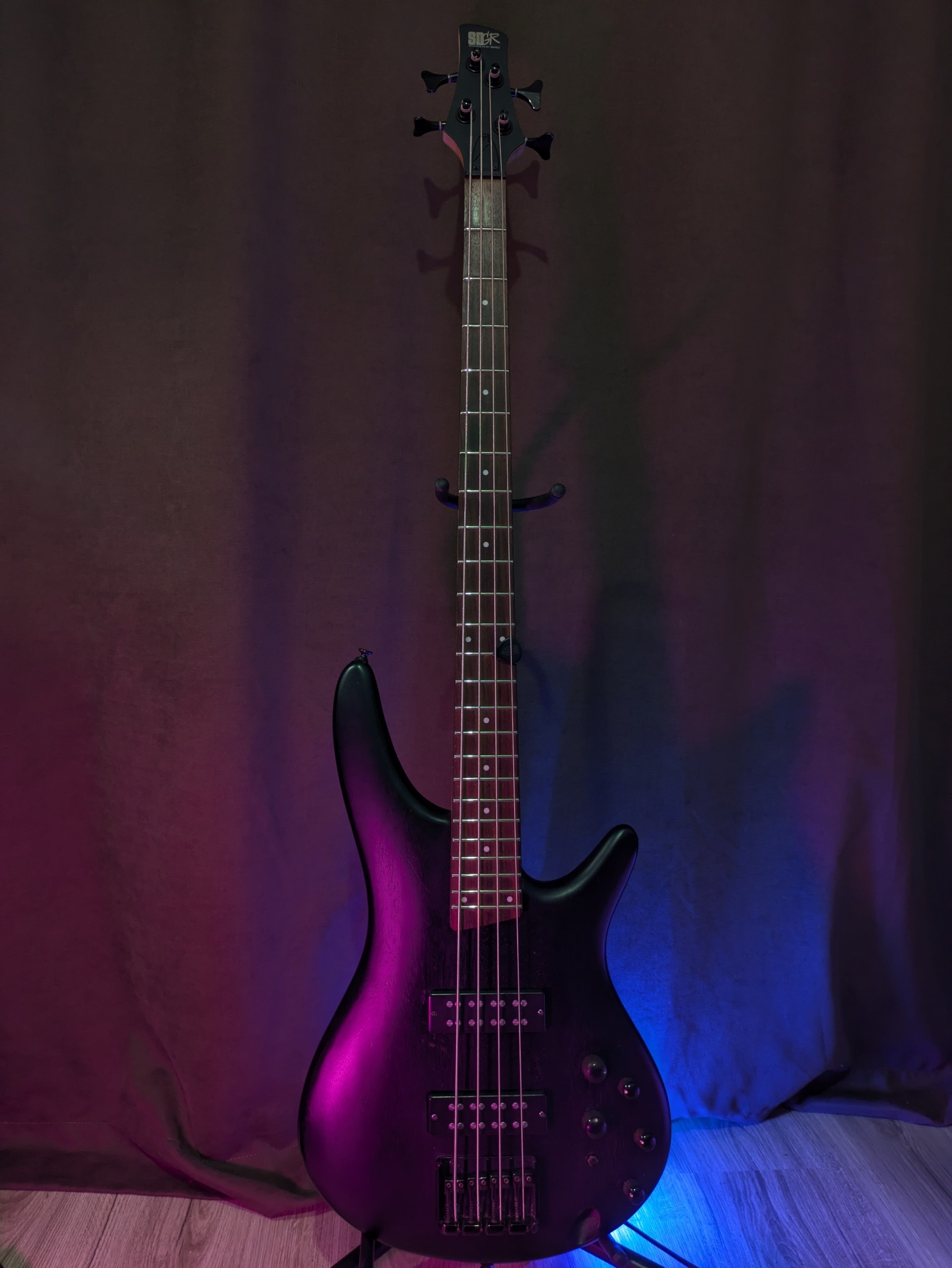 Бас-гитара Ibanez SR300 2022 с чехлом и ремнём
