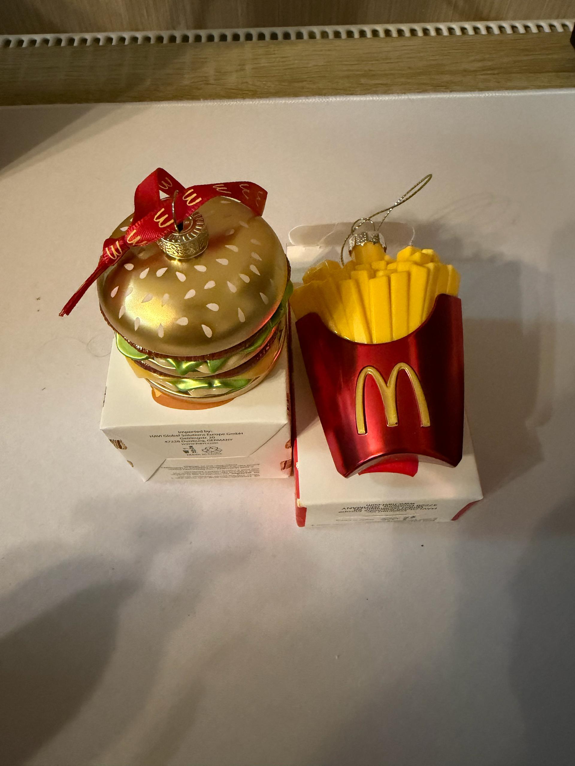 Ёлочные игрушки McDonalds Big Mac и картошка фри