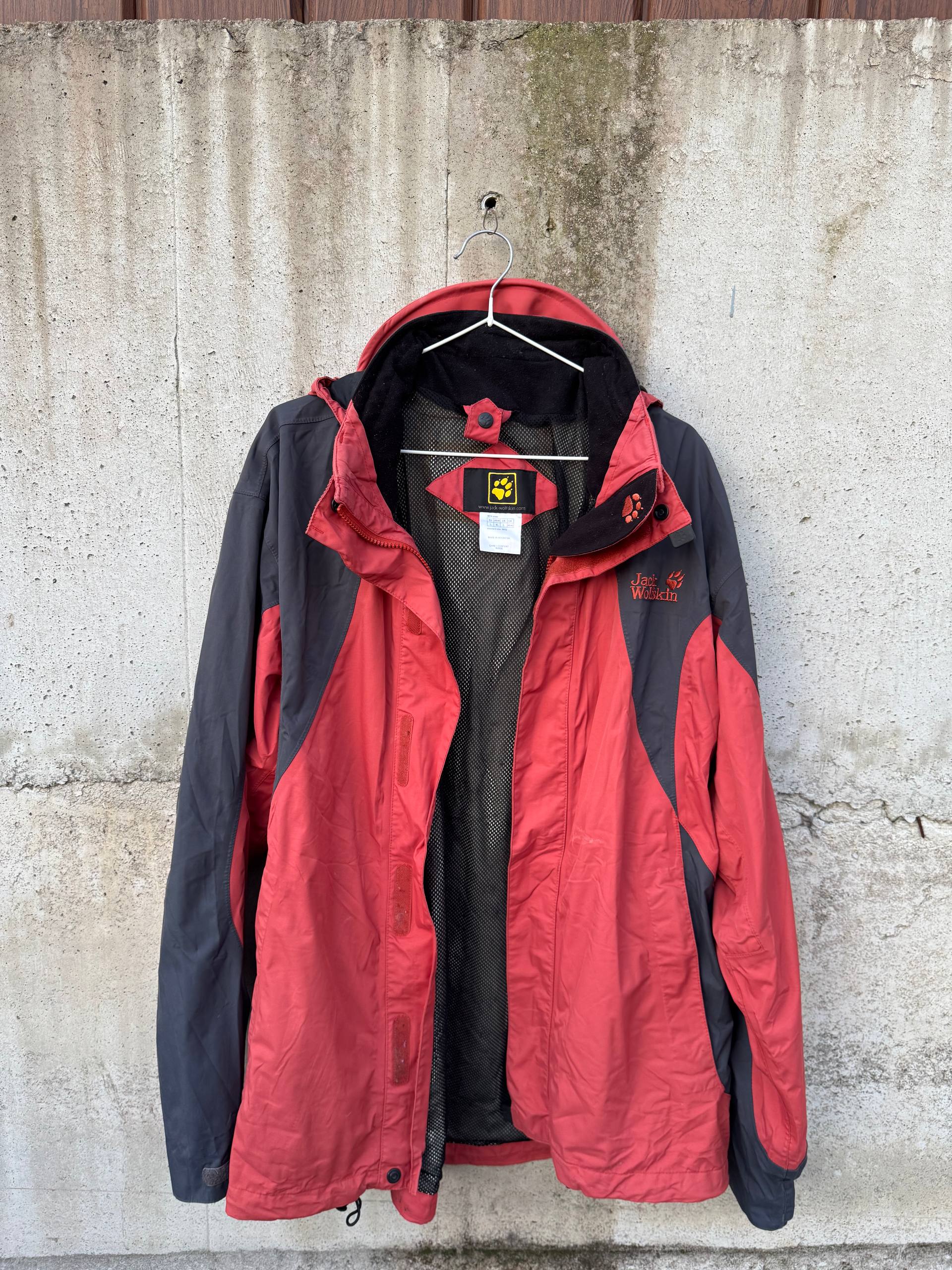 Ветровка Jack Wolfskin размер L-XL