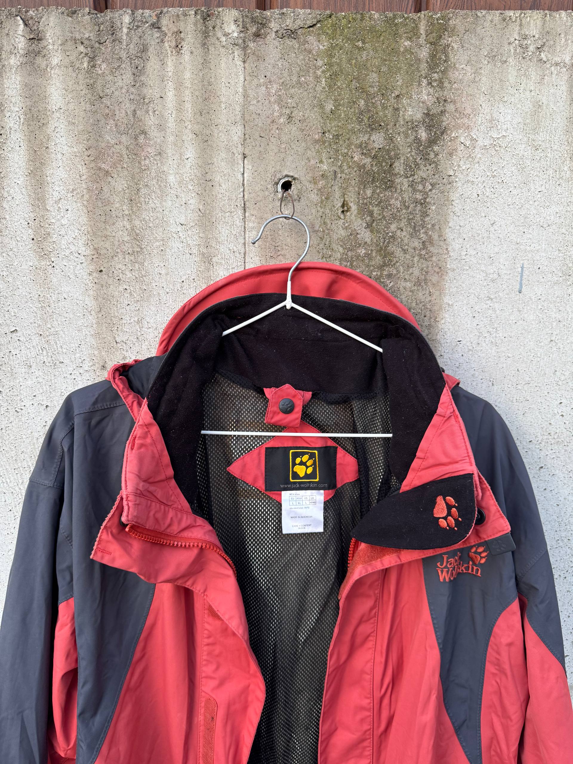 Ветровка Jack Wolfskin размер L-XL