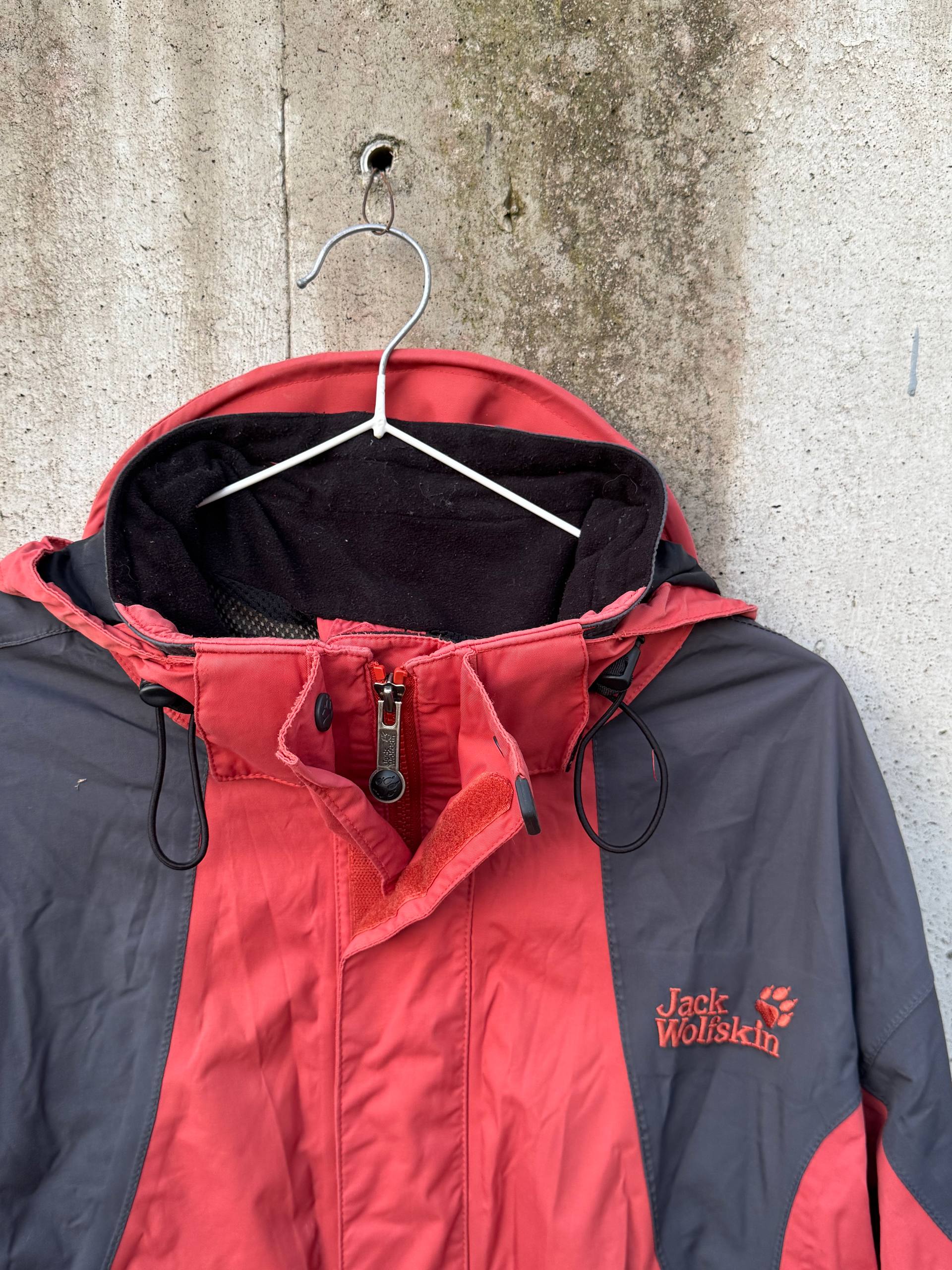Ветровка Jack Wolfskin размер L-XL
