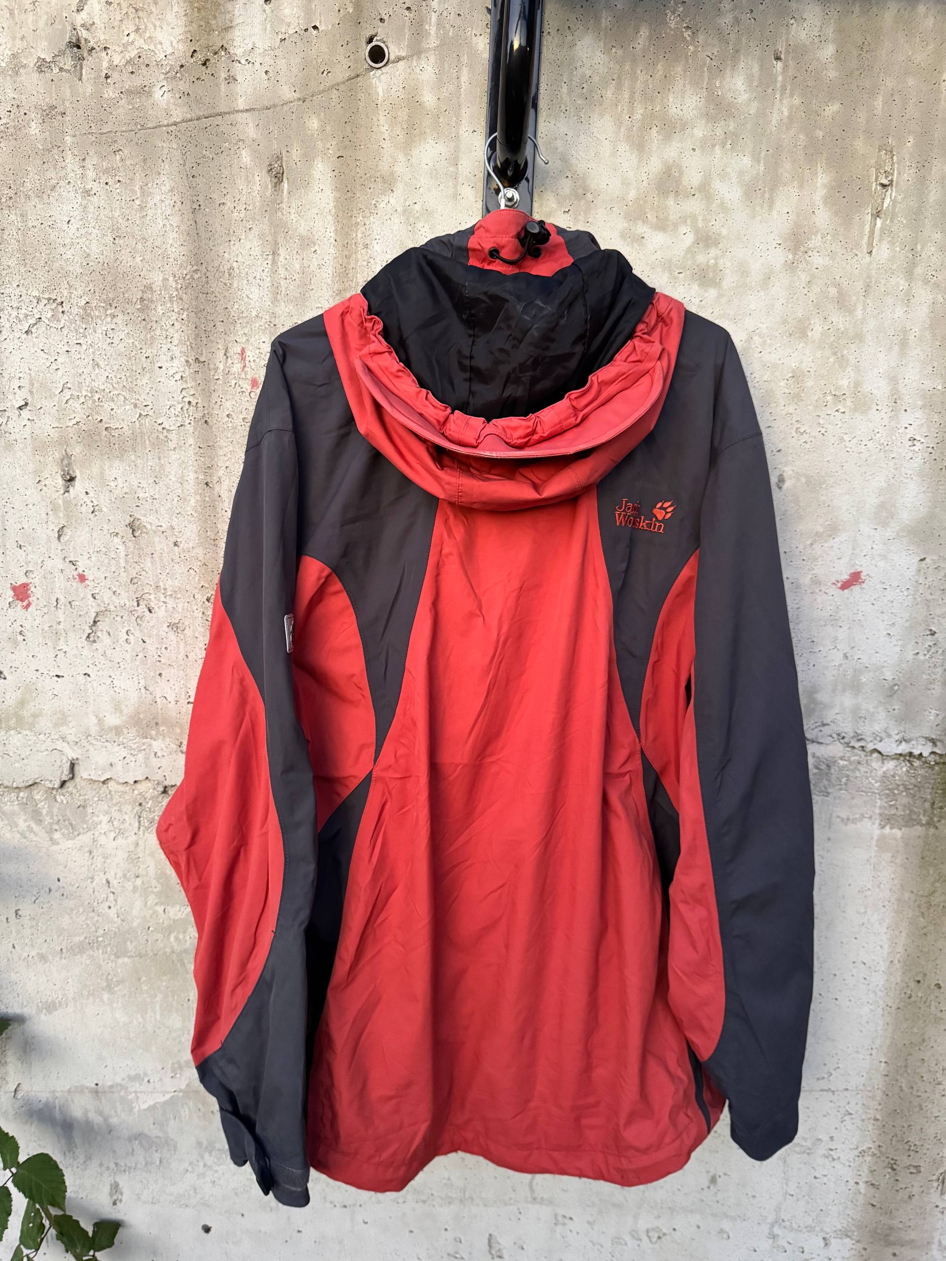 Ветровка Jack Wolfskin размер L-XL