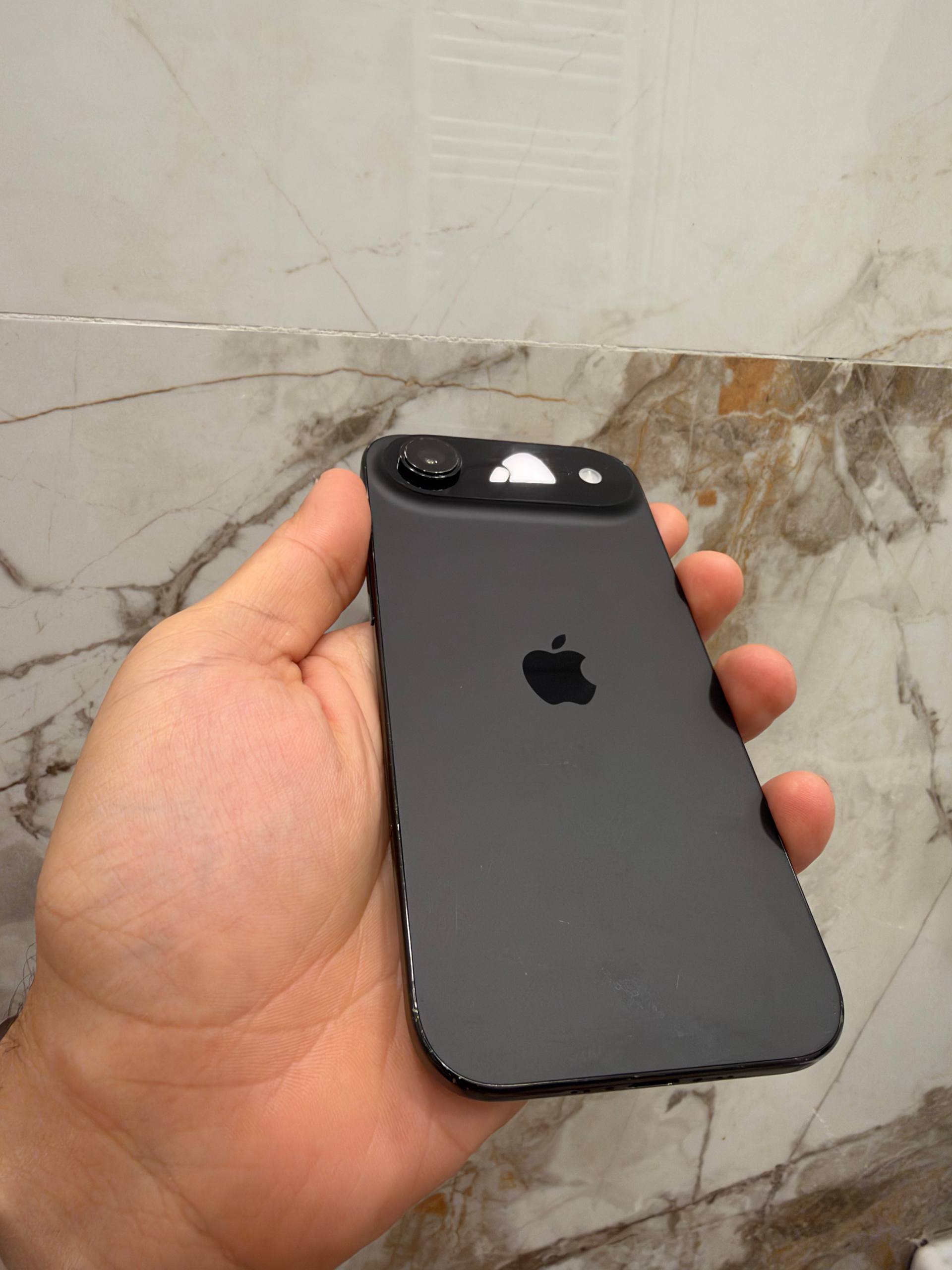iPhone Air 2000 лари