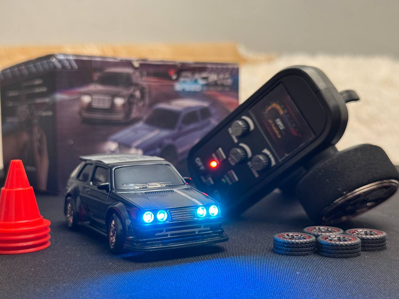 Радиоуправляемая машинка Volkswagen Golf GTI II 1/43 для дрифта