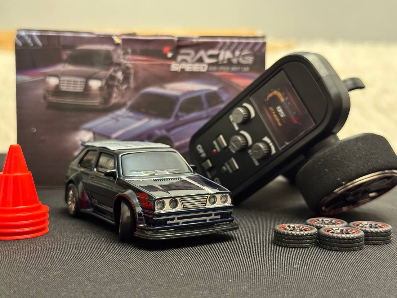 Радиоуправляемая машинка Volkswagen Golf GTI II 1/43 для дрифта
