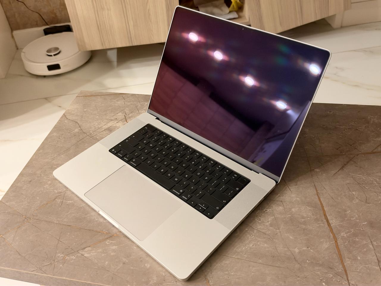 MacBook Pro M5 Max 48/2TB 18c/40c CPU/GPU