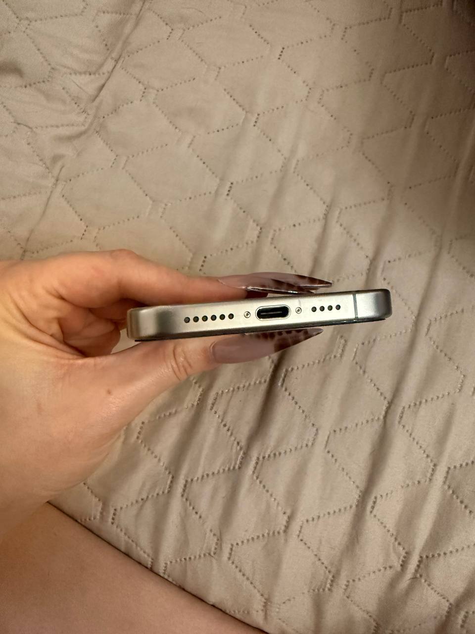 iPhone 15 Pro Max 1 ТБ Natural Titanium