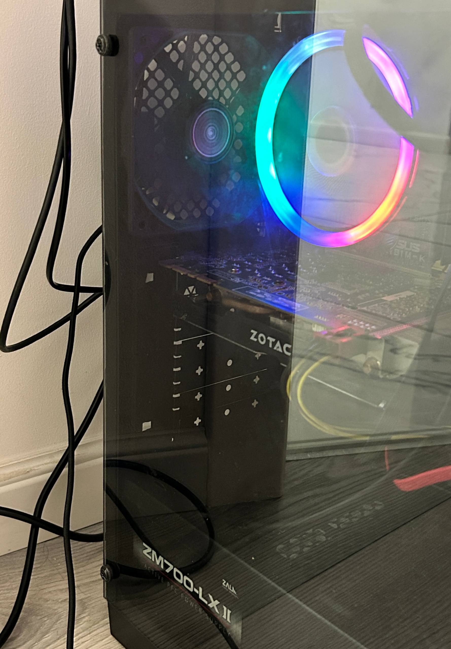 Игровой компьютер: Intel Core i5-4440, GTX 1070 8GB, 16GB RAM, SSD+HDD