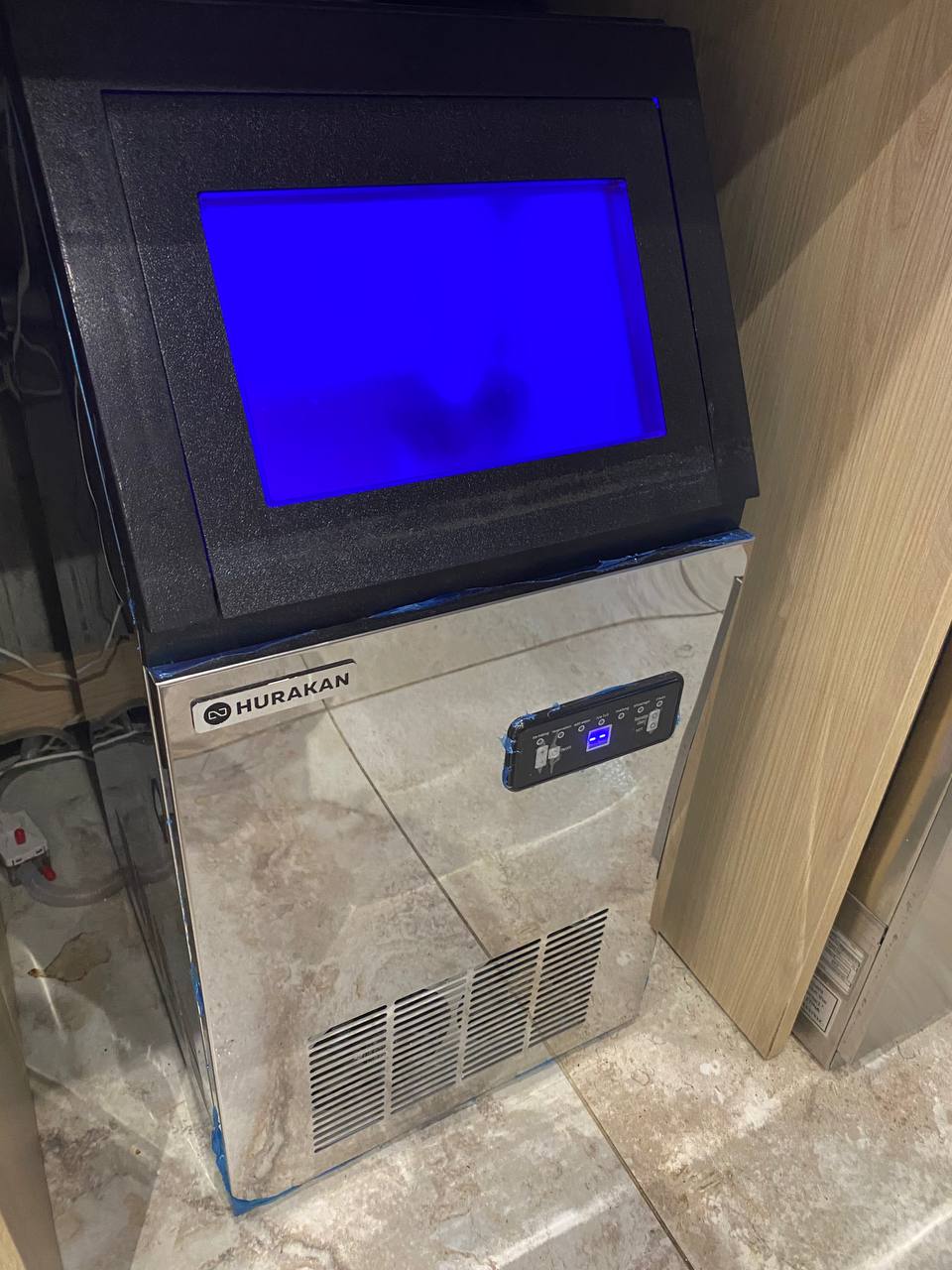 Профессиональный ледогенератор HURAKAN HKN-DB205S
