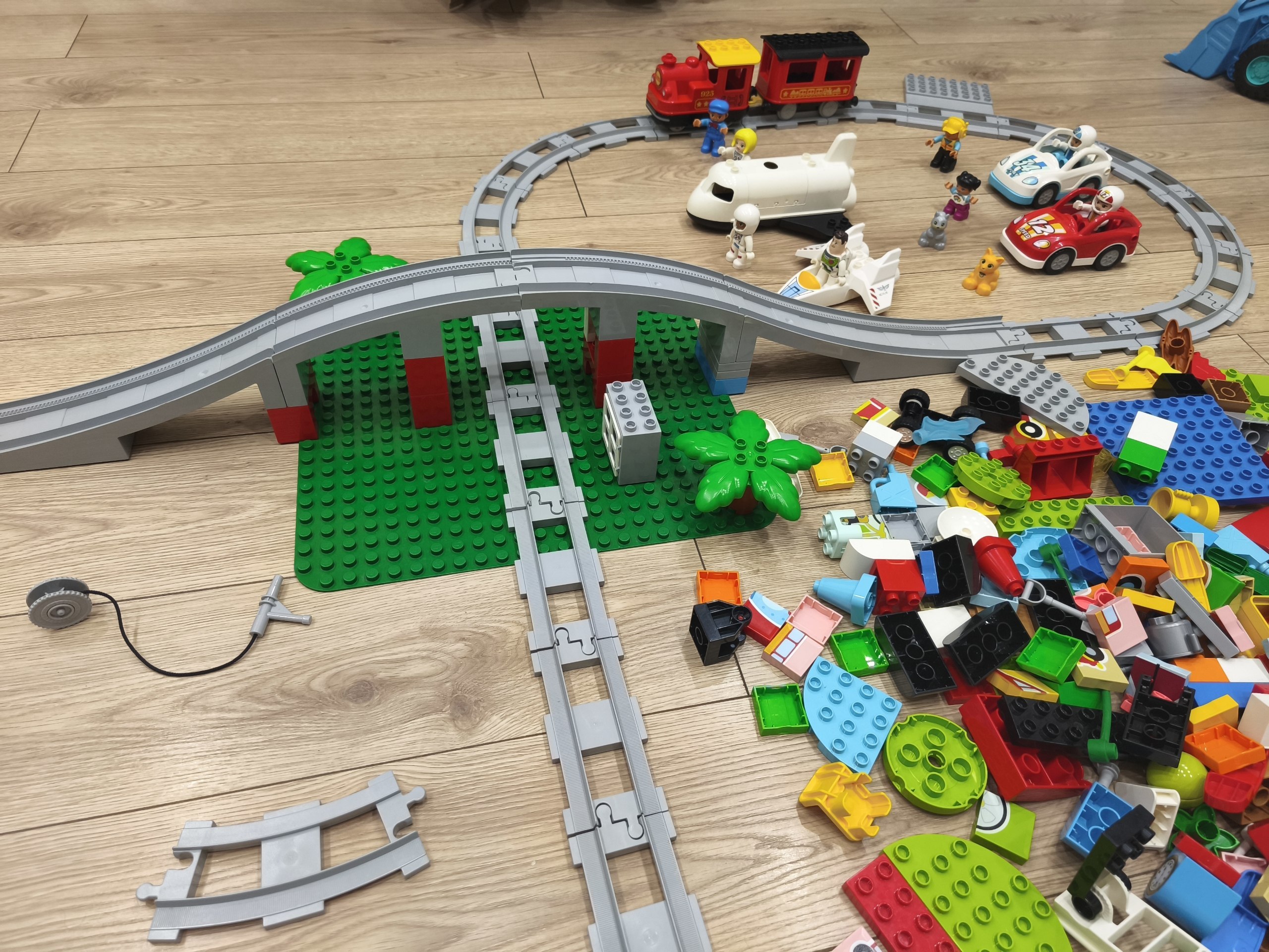 Набор Lego Duplo железная дорога + мост + дополнительные рельсы