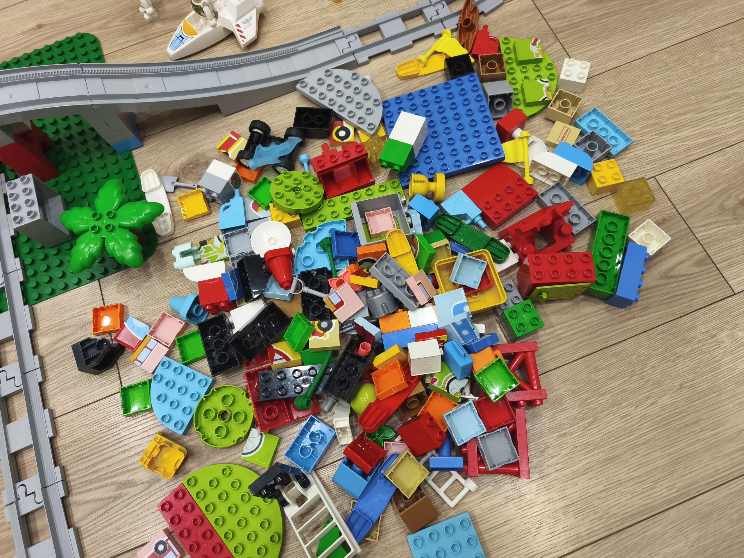 Набор Lego Duplo железная дорога + мост + дополнительные рельсы
