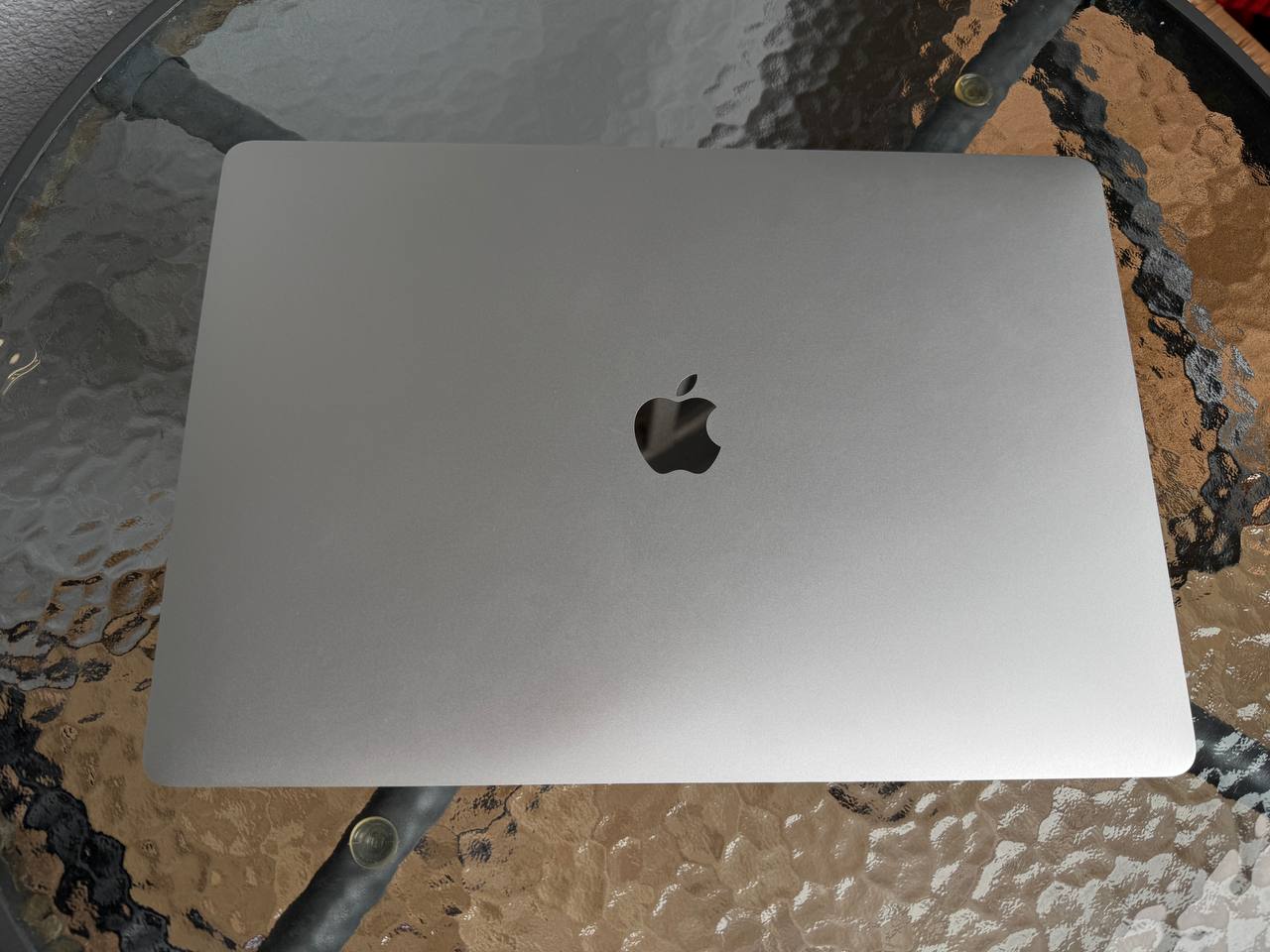MacBook Pro 15" (2017)