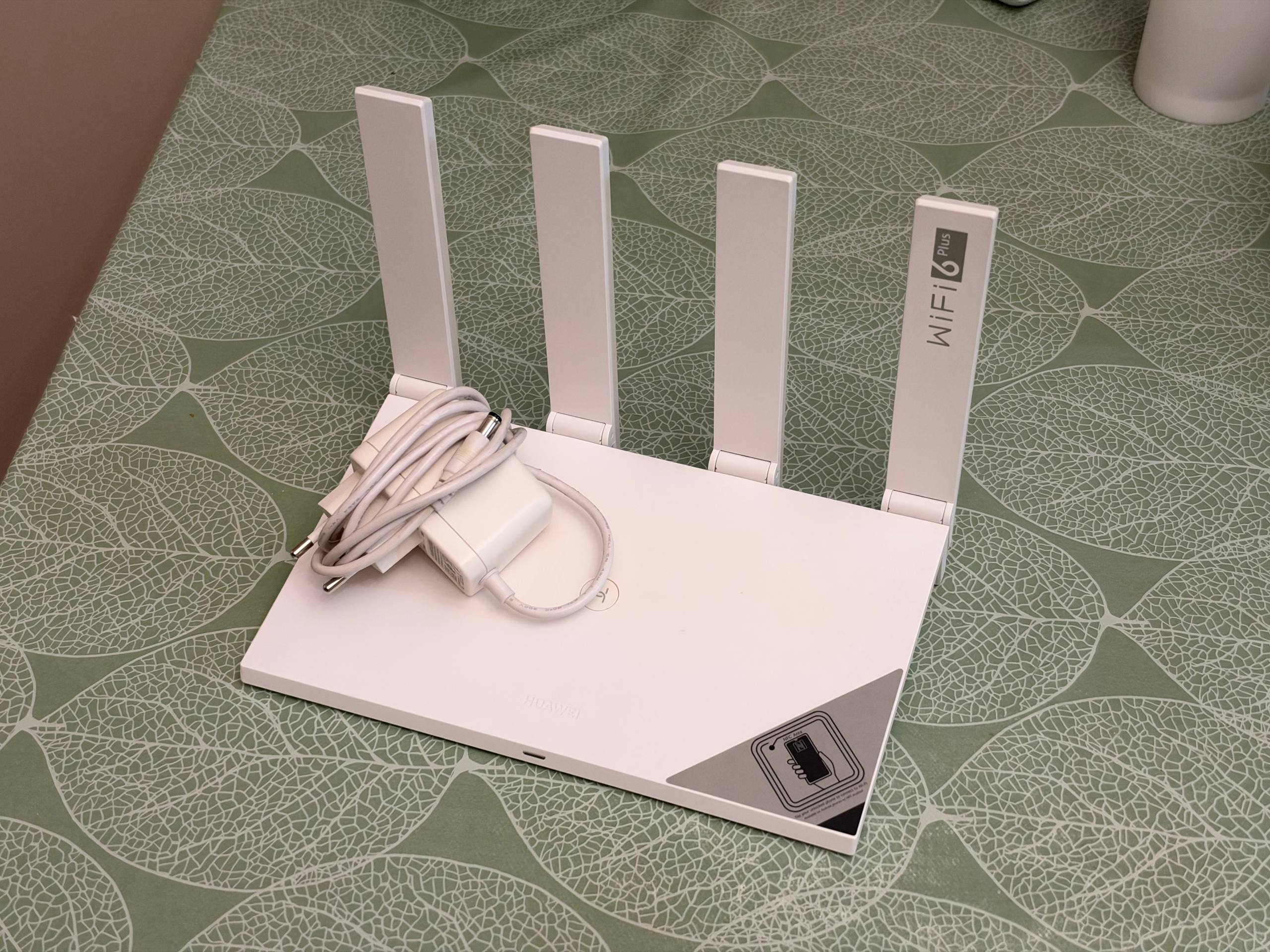 Роутер HUAWEI WIFI AX3 (WS7200)