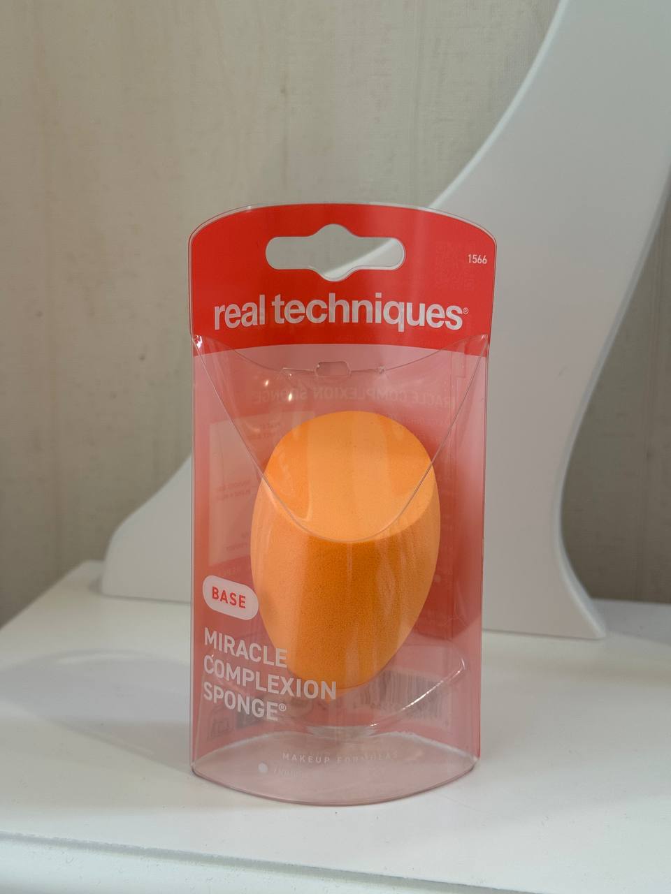 Спонж для макияжа Real Techniques