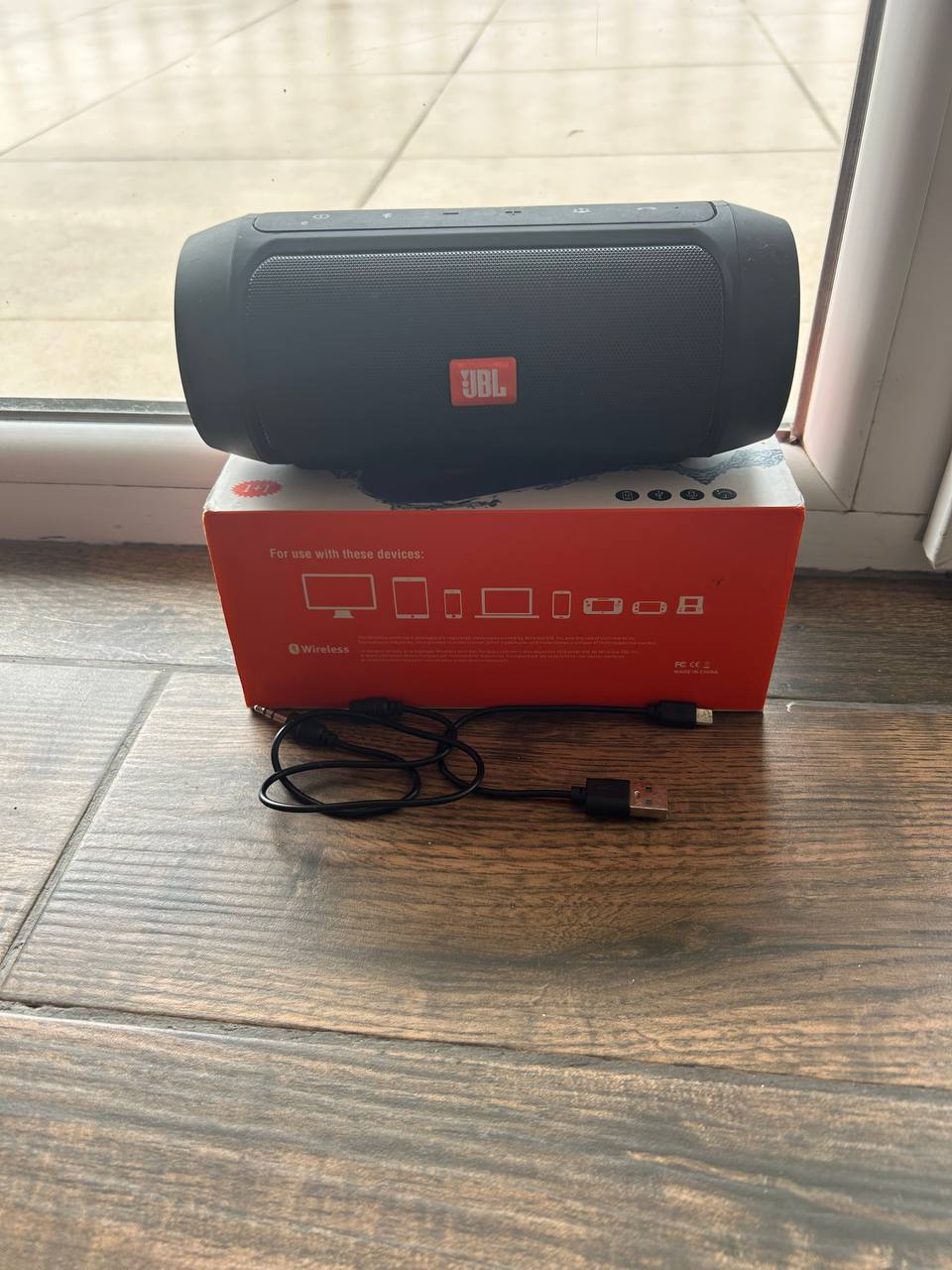 Портативная колонка JBL