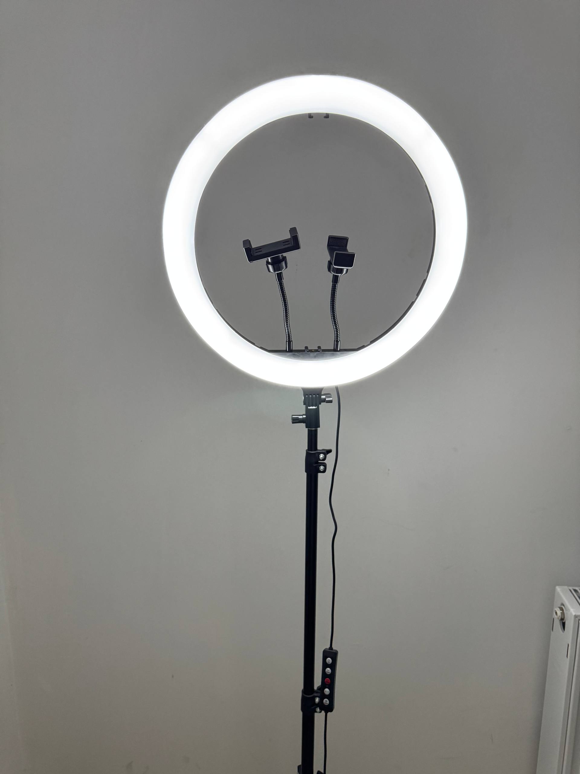 Кольцевая светодиодная LED-лампа с регулировкой яркости и цвета