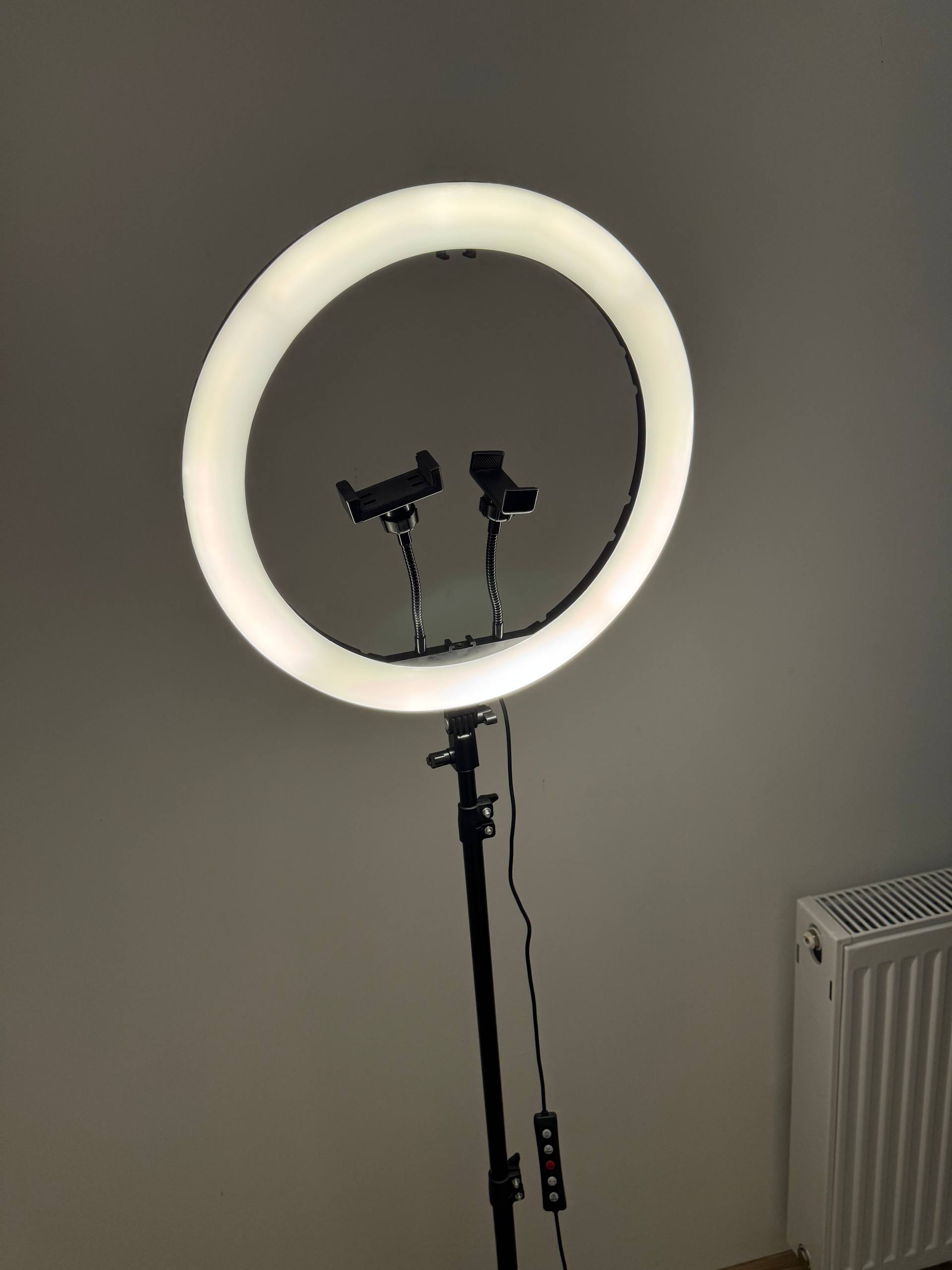 Кольцевая светодиодная LED-лампа с регулировкой яркости и цвета