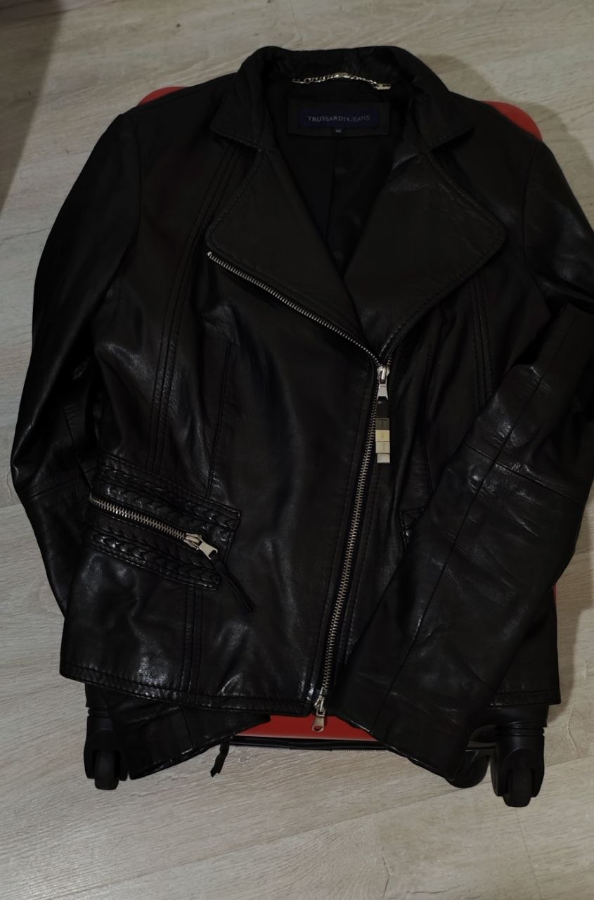 Кожаная куртка Trussardi XS-S