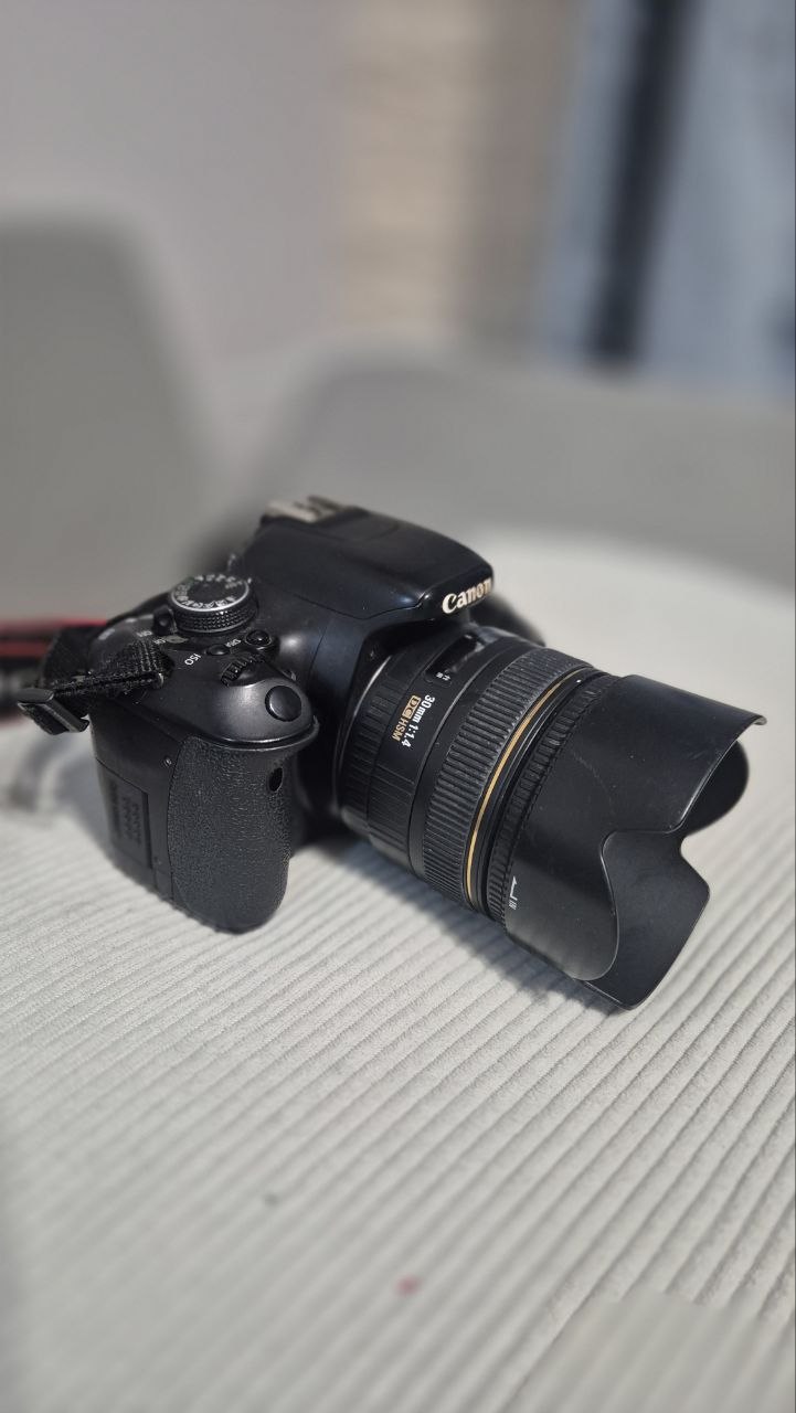 Canon EOS 600D (Rebel T3i) + объектив Sigma 30mm f/1.4 EX DC HSM