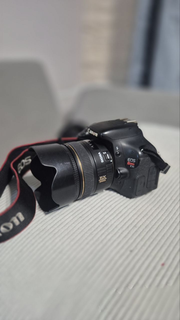 Canon EOS 600D (Rebel T3i) + объектив Sigma 30mm f/1.4 EX DC HSM