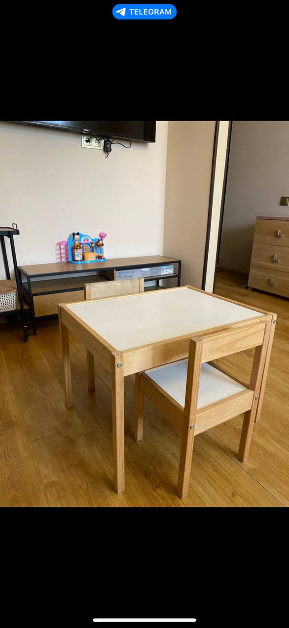 IKEA детский столик со стульчиками