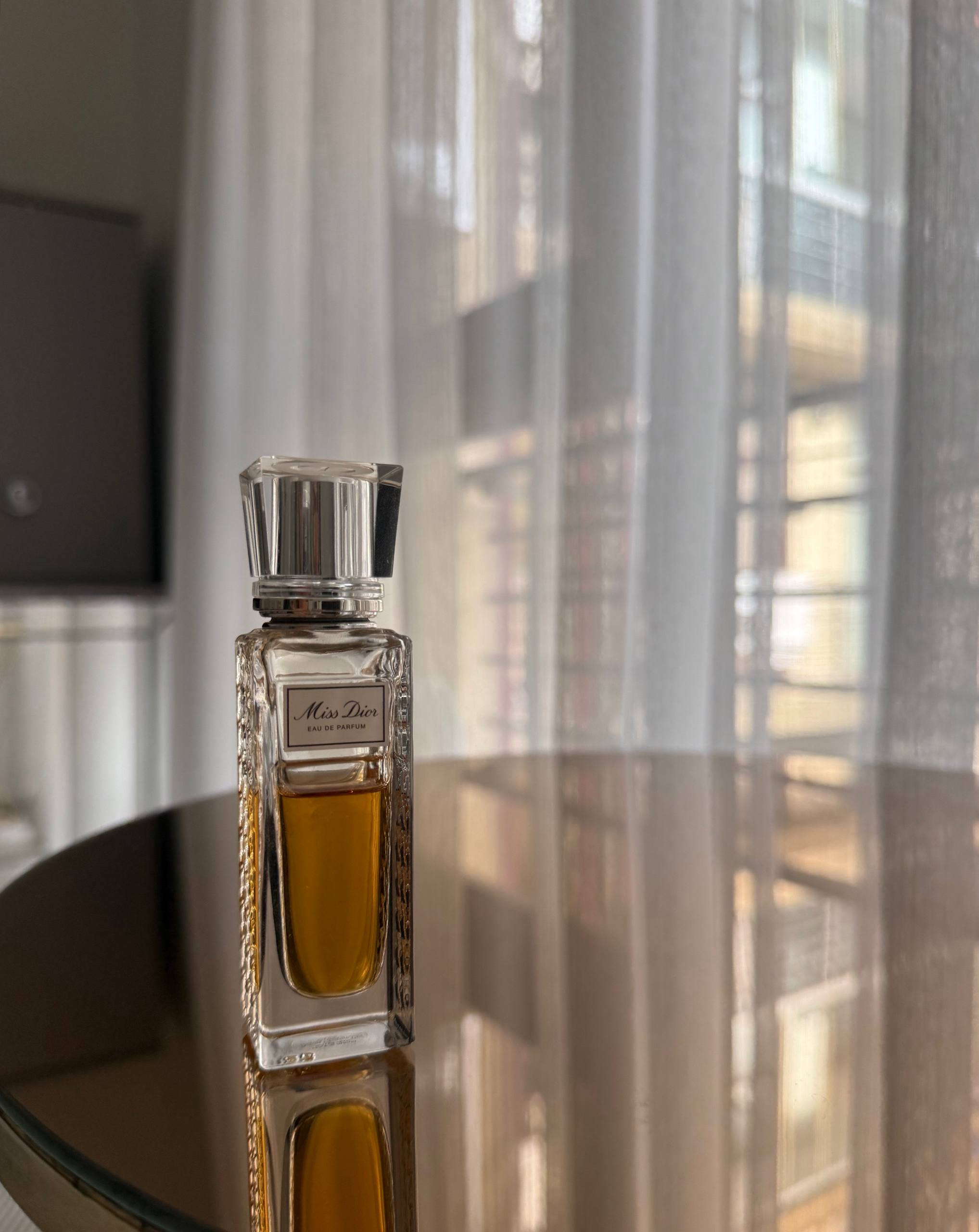Парфюм Miss Dior Eau de Parfum Roller-Pearl, 20 мл