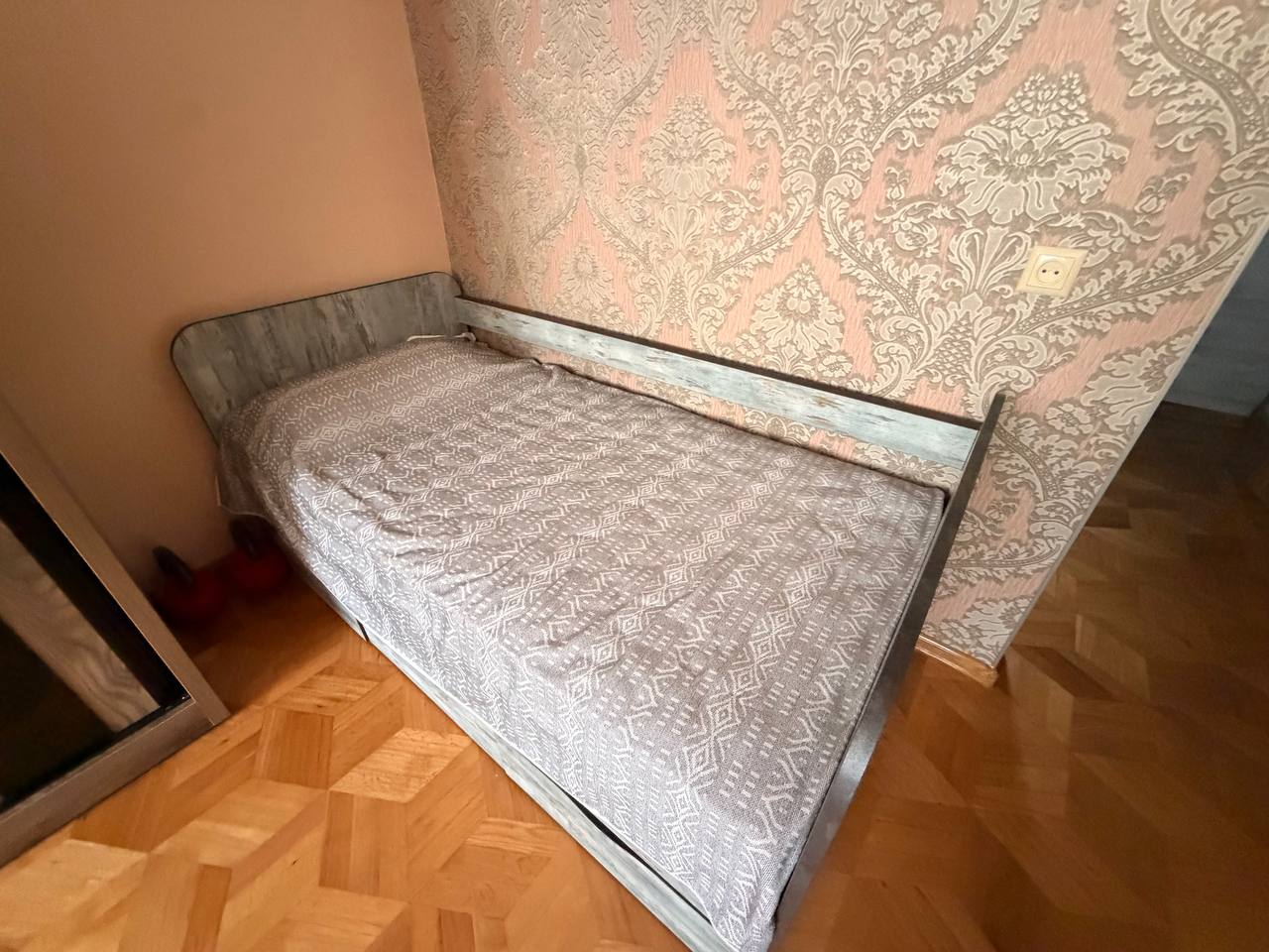 Детская кровать 100x180 с выдвижными ящиками
