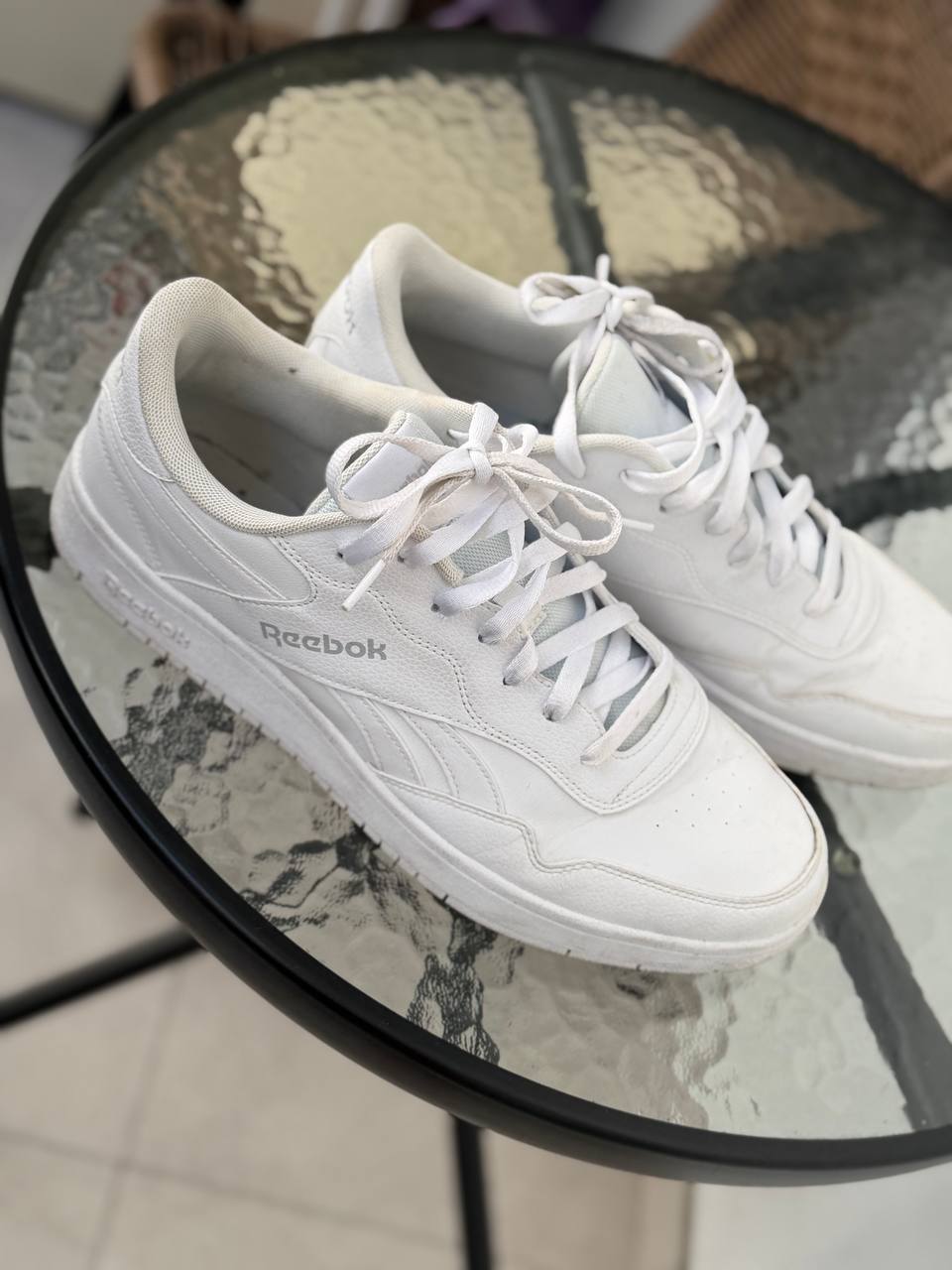 Белые кроссовки Reebok, размер 45