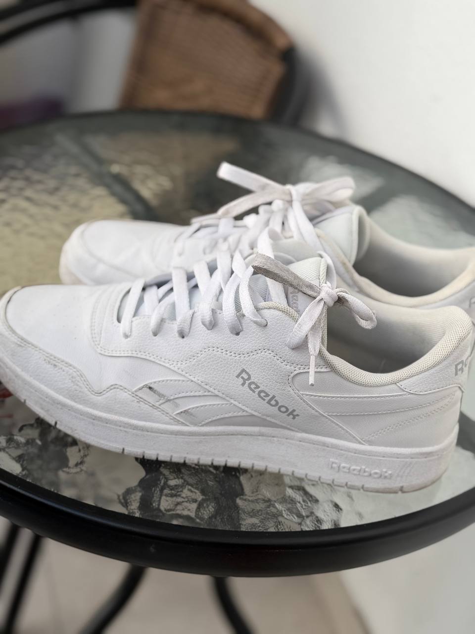 Белые кроссовки Reebok, размер 45