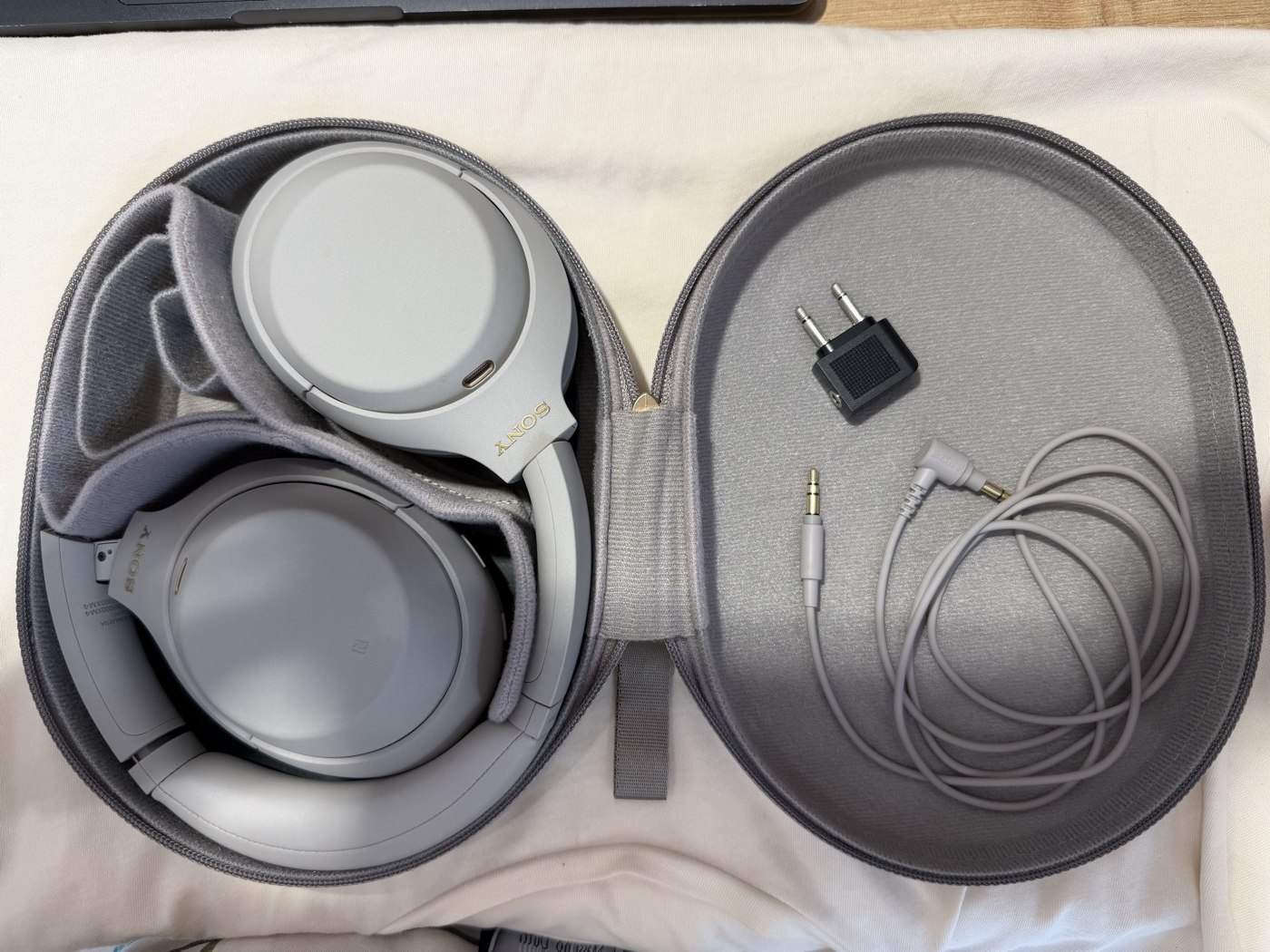 Наушники Sony WH-1000XM4