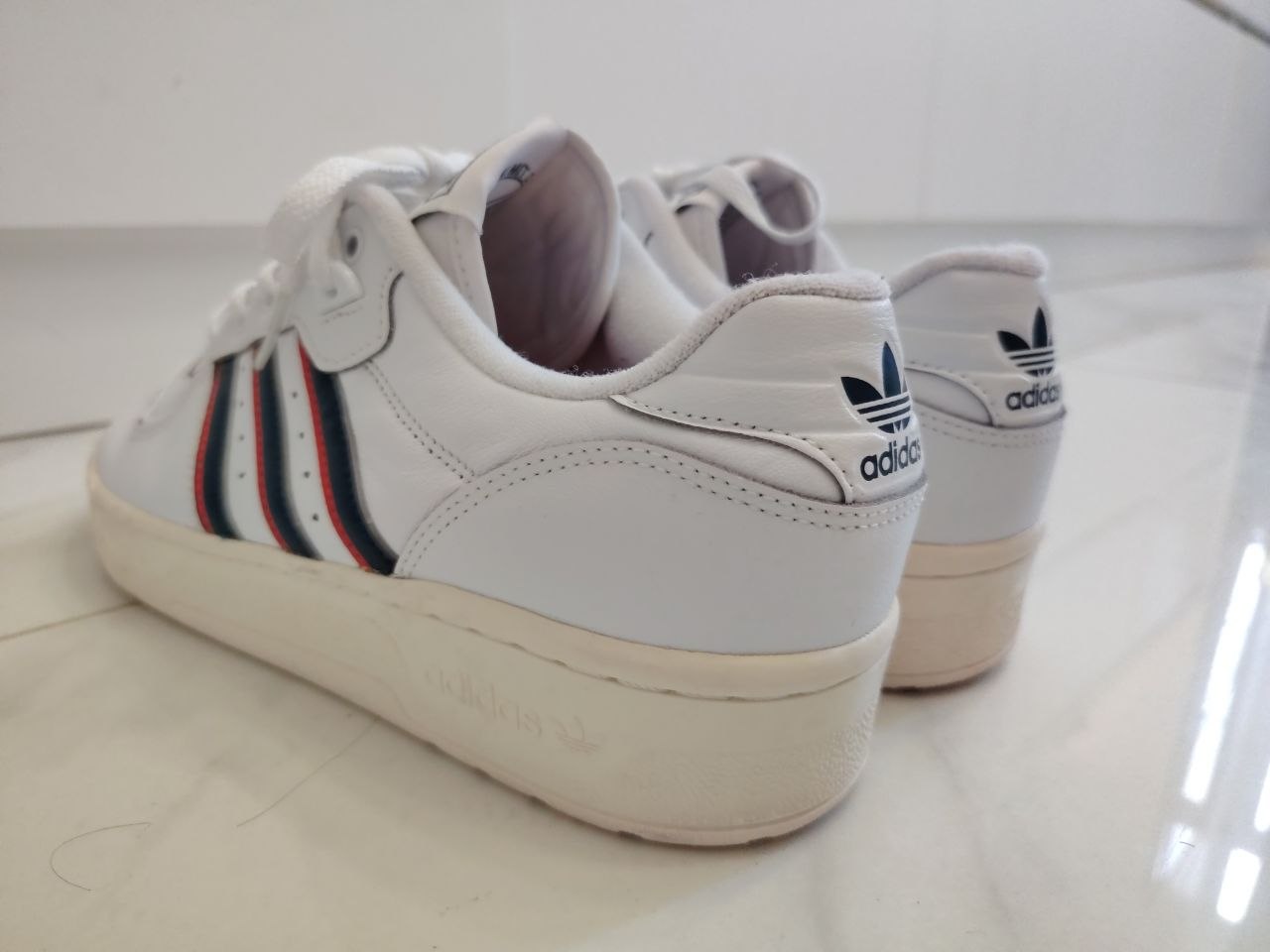Оригинальные кроссовки Adidas, размер 44-44.5