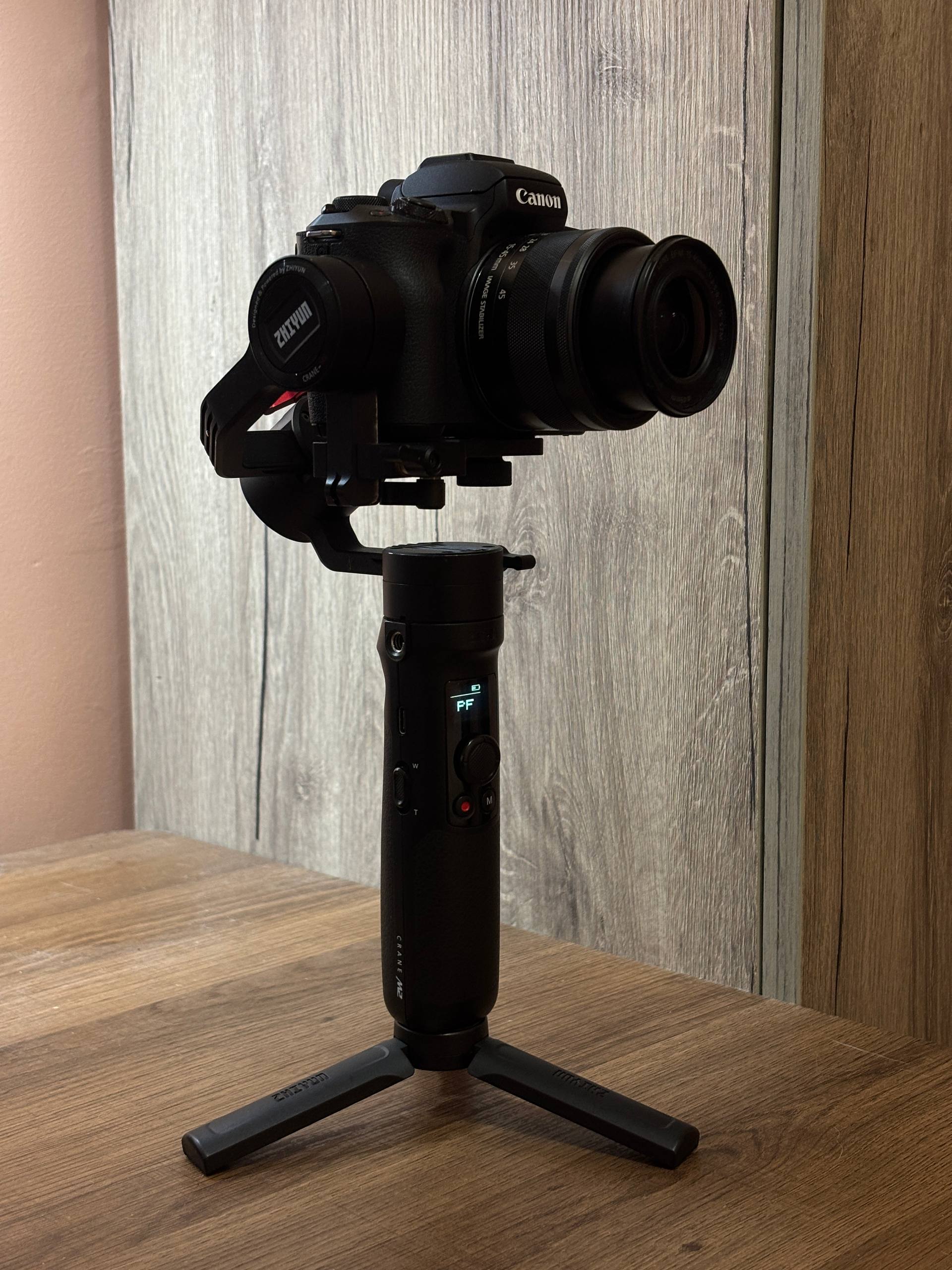 Canon EOS M50 Kit (15-45mm) + стабилизатор Zhiyun Crane M2